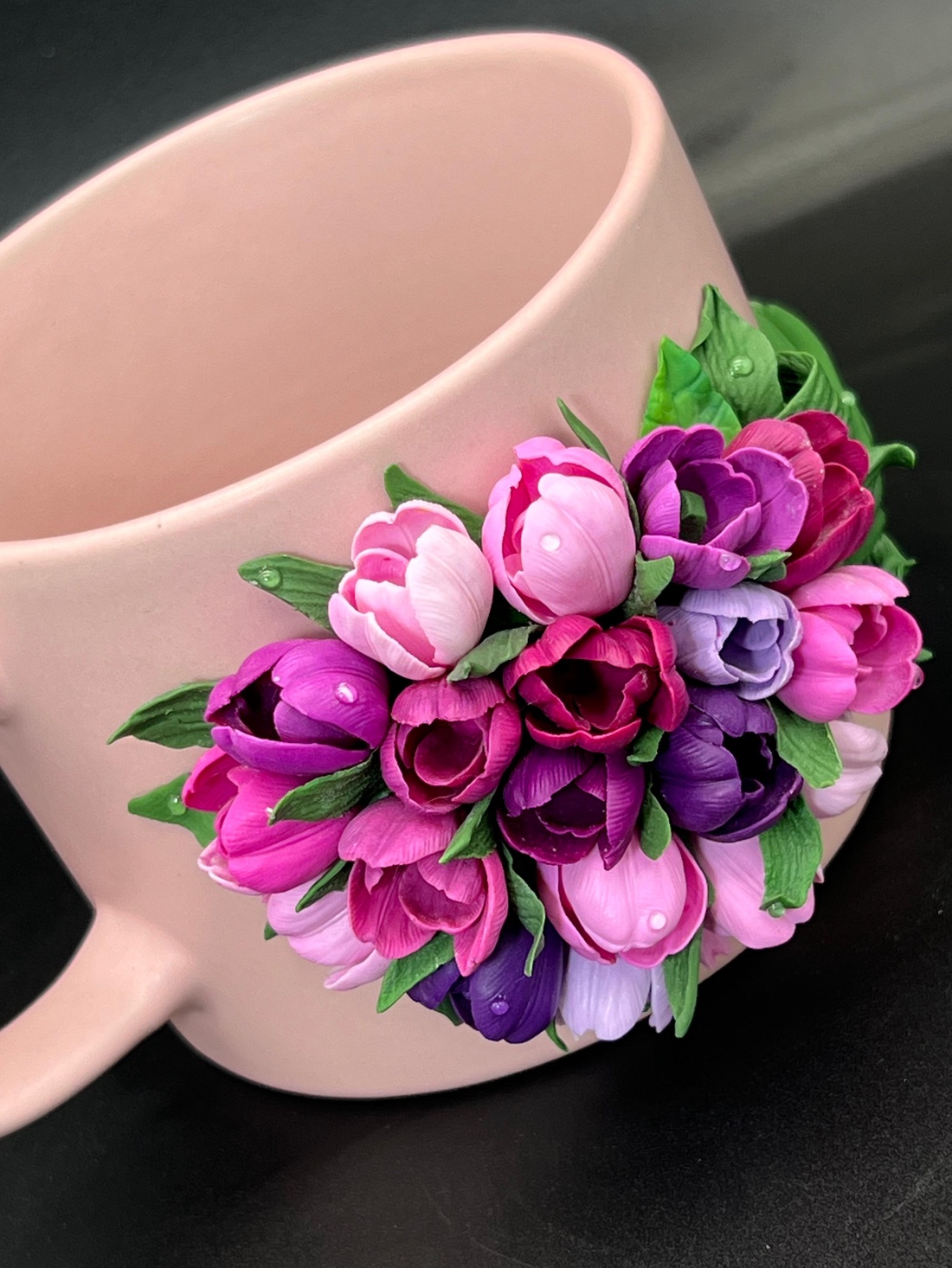 Cana ceramica cu lalele din lut polimeric - casă & stil de viață - echipamente de bucătărie - accesorii de servire - căni - Artynos.ro