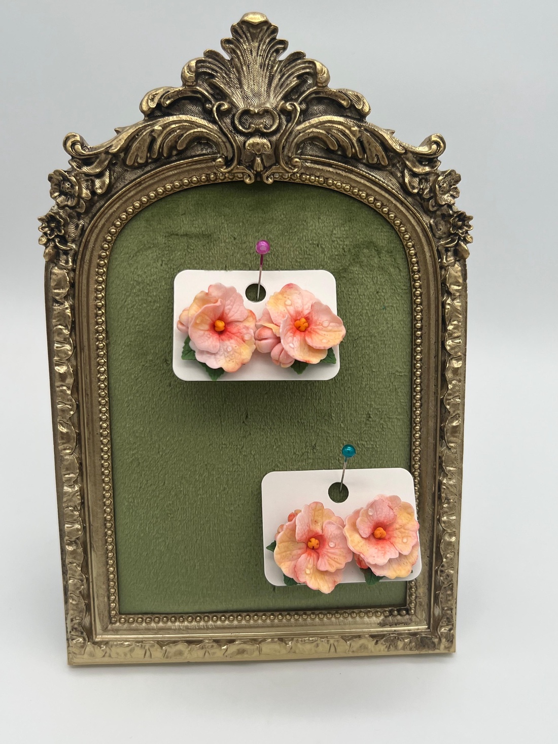 Cercei hortensii roz - bijuterii - cercei - cercei din rășină - Artynos.ro