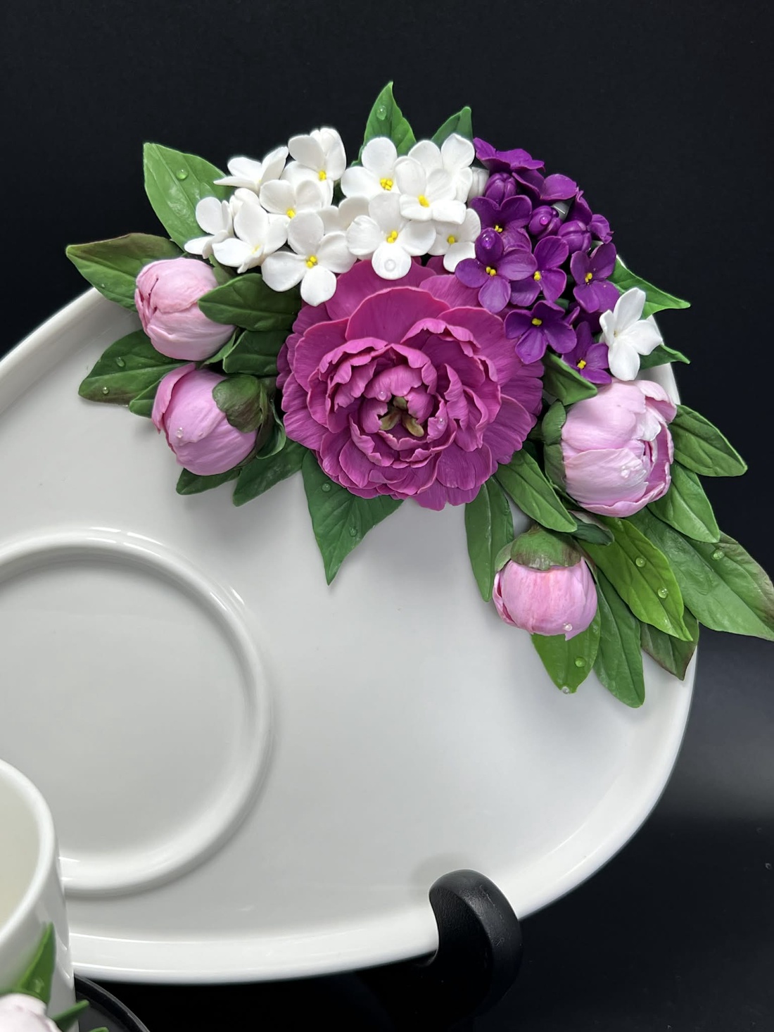 Set cafea portelan decorat cu  flori din lut polimeric - casă & stil de viață - echipamente de bucătărie - accesorii de servire - căni - Artynos.ro
