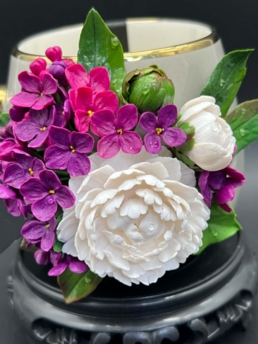 Cani portelan cu flori din liliac si bujori albi - casă & stil de viață - echipamente de bucătărie - accesorii de servire - căni - Artynos.ro