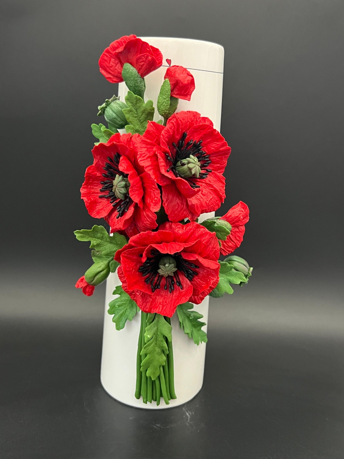 Vaza ceramica decorata cu maci din lut polimeric - casă & stil de viață - decorațiuni de casă - accesorii florale - vaze - Artynos.ro
