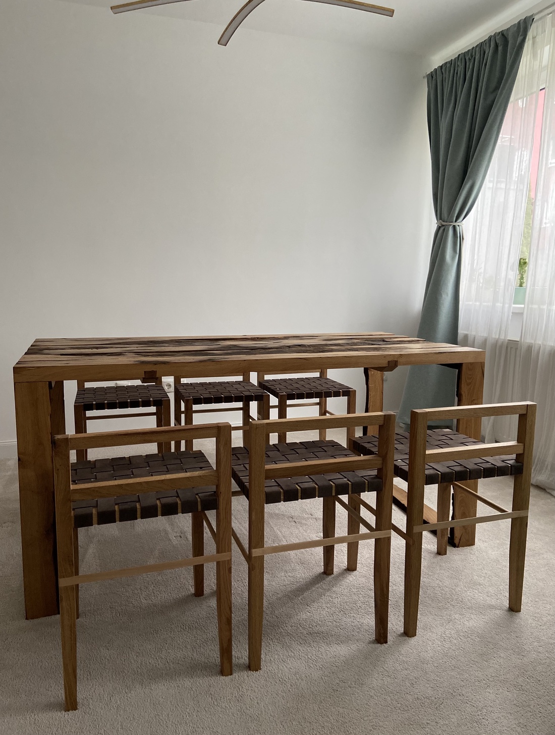 Masa din lemn de stejar reciclat - casă & stil de viață - decorațiuni de casă - decorațiuni de masă și rafturi - decorațiuni de masă - Artynos.ro