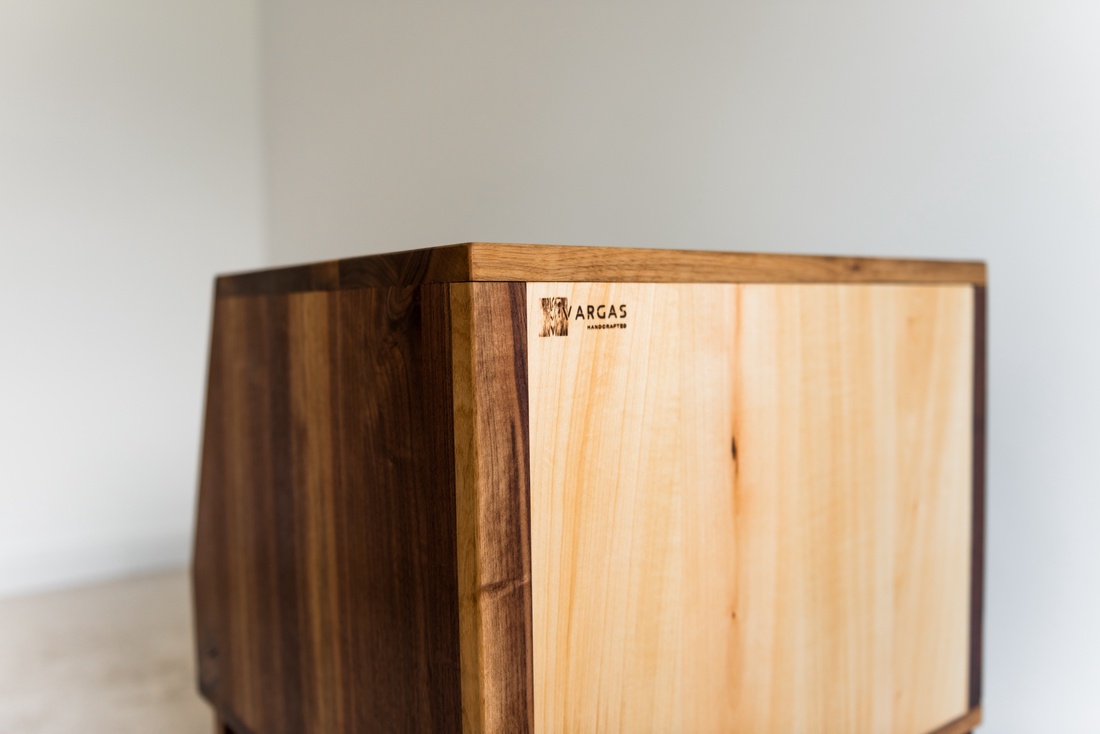 Pick-up stand - casă & stil de viață - mobilier artizanal - alt mobilier - Artynos.ro