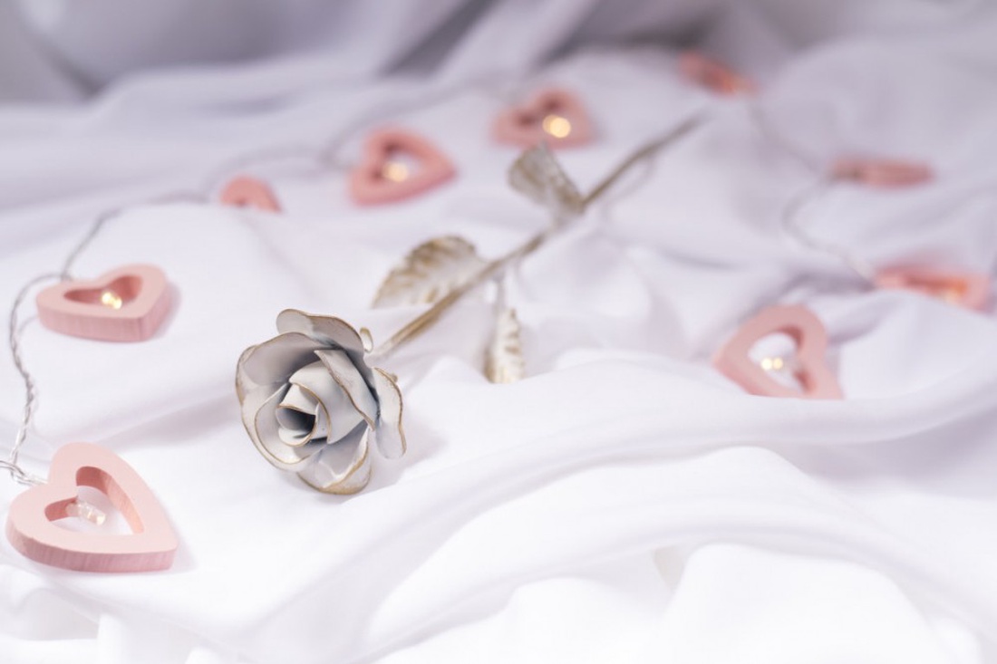  Trandafir din fier forjat - aur alb antic - casă & stil de viață - accesorii pentru decorat casa - suport de flori - buchete de flori - Artynos.ro