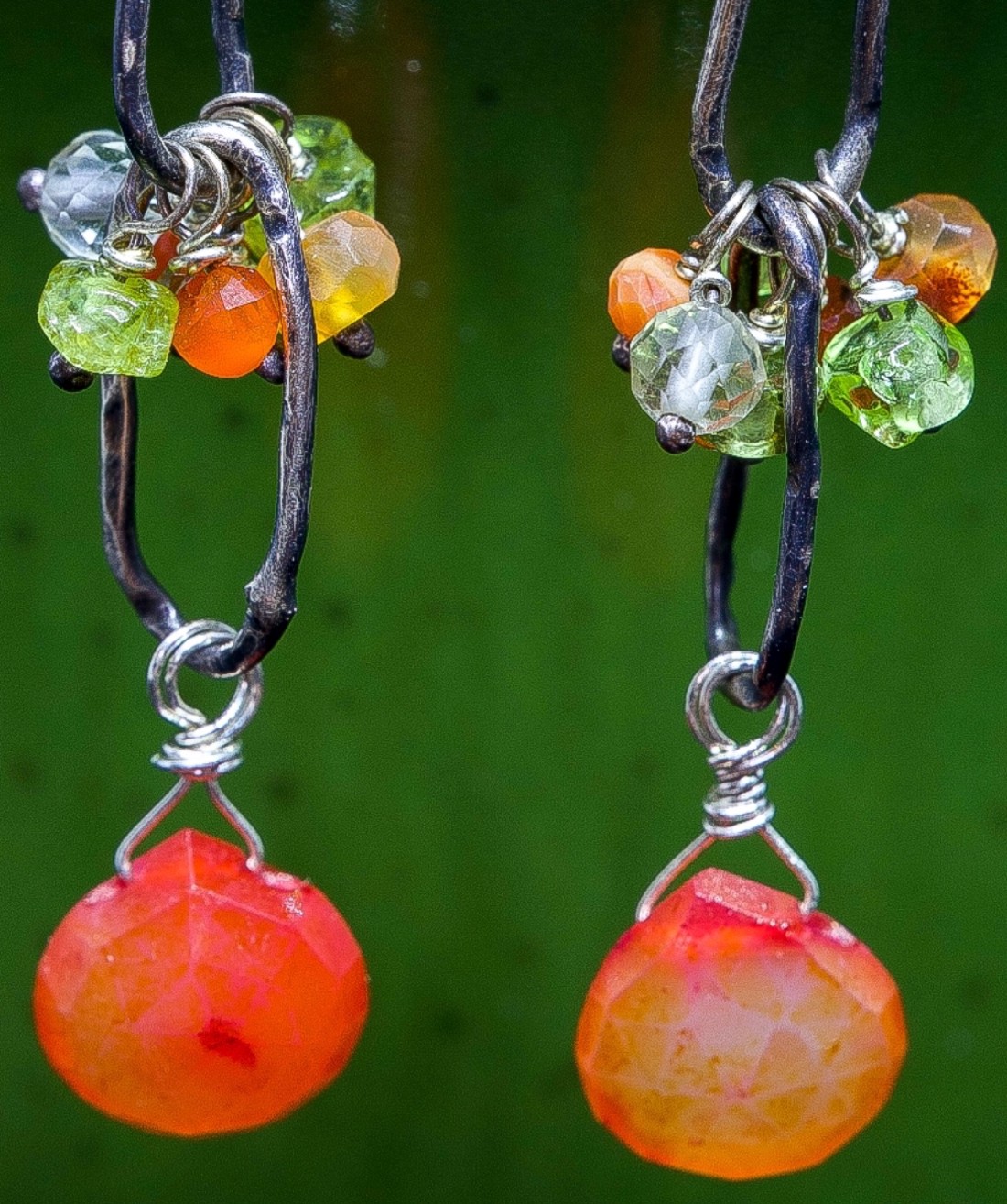 Cercei de argint cu carnelian curbat -  - Artynos.ro