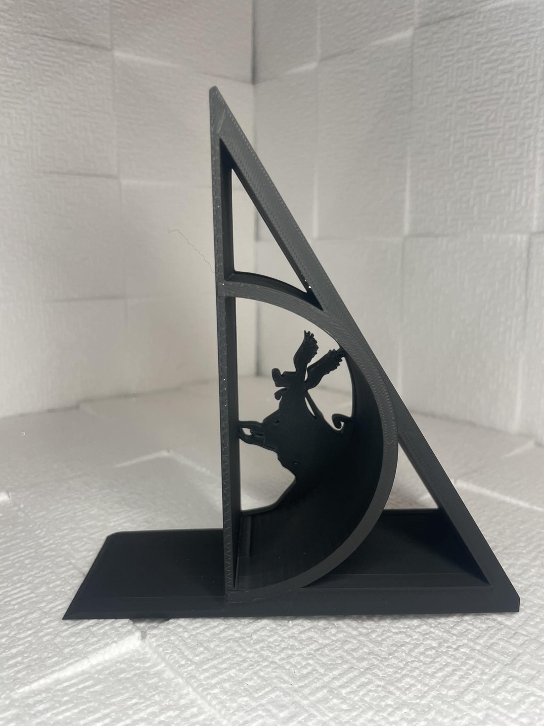 Suport de carte Harry Potter - casă & stil de viață - accesorii pentru decorat casa - decorațiuni de masă și decorațiuni pentru rafturi - suport carte - Artynos.ro Suport de carte Harry Potter - casă & stil de viață - accesorii pentru decorat casa - decorațiuni de masă și decorațiuni pentru rafturi - suport carte - Artynos.ro