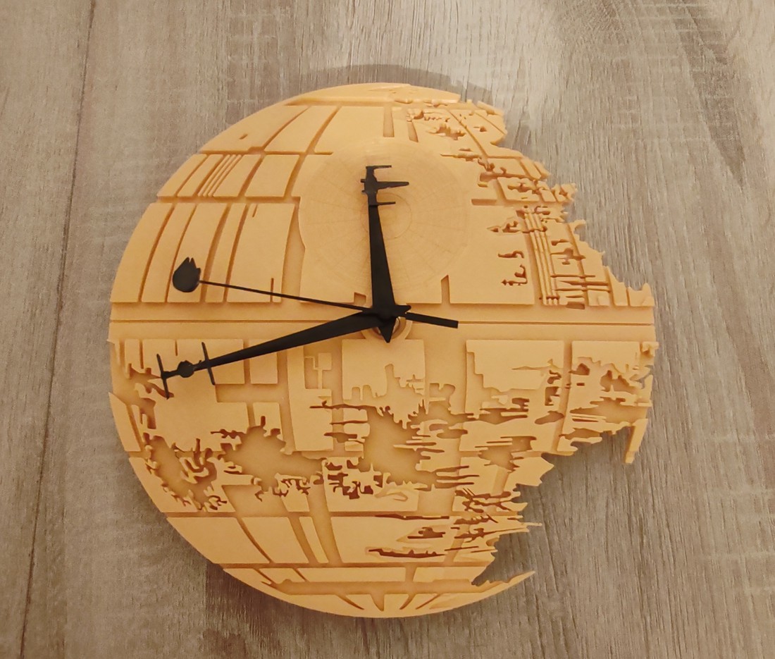 Ceas de perete Star Wars 3D auriu -  - Artynos.ro