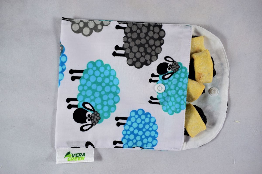 Snackbag pentru sandvisuri, snack, ecologic, no waste, marimea M, turma de oi - genți și portofele - recipient de prânz - săculeț de alimente - Artynos.ro Snackbag pentru sandvisuri, snack, ecologic, no waste, marimea M, turma de oi - genți și portofele - recipient de prânz - săculeț de alimente - Artynos.ro