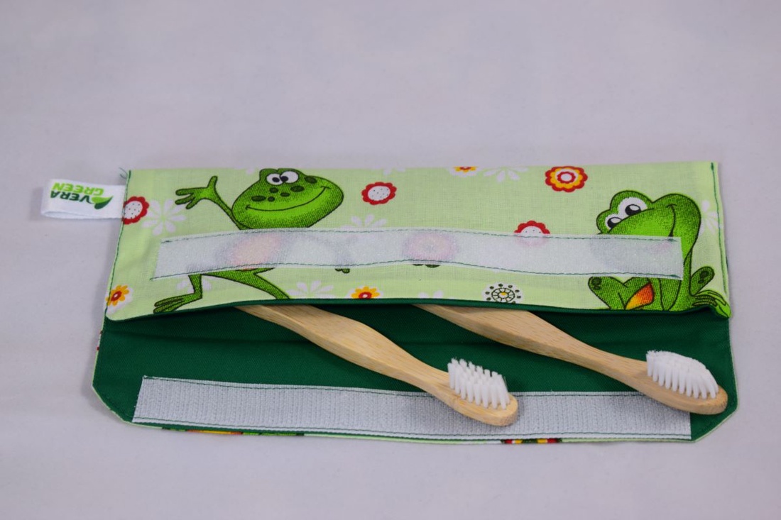 Suport pentru tacamuri, periute de dinti, penar, portfard reutilizabil din textil, broscuta - geantă și husă - cutie de prânz - depozitare tacâmuri - Artynos.ro Suport pentru tacamuri, periute de dinti, penar, portfard reutilizabil din textil, broscuta - geantă și husă - cutie de prânz - depozitare tacâmuri - Artynos.ro