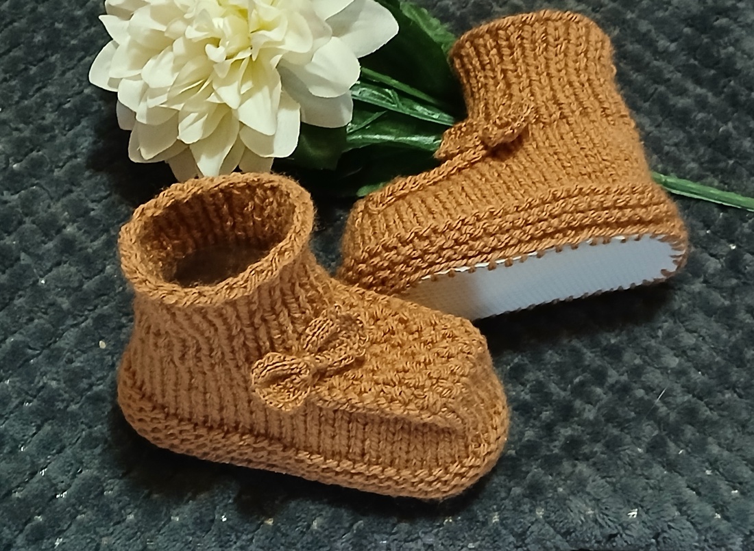 Botosei 8-12 luni  talpa antiderapanta - îmbrăcăminte și modă - haine bebeluși și copii - pantofi bebeluși - Artynos.ro