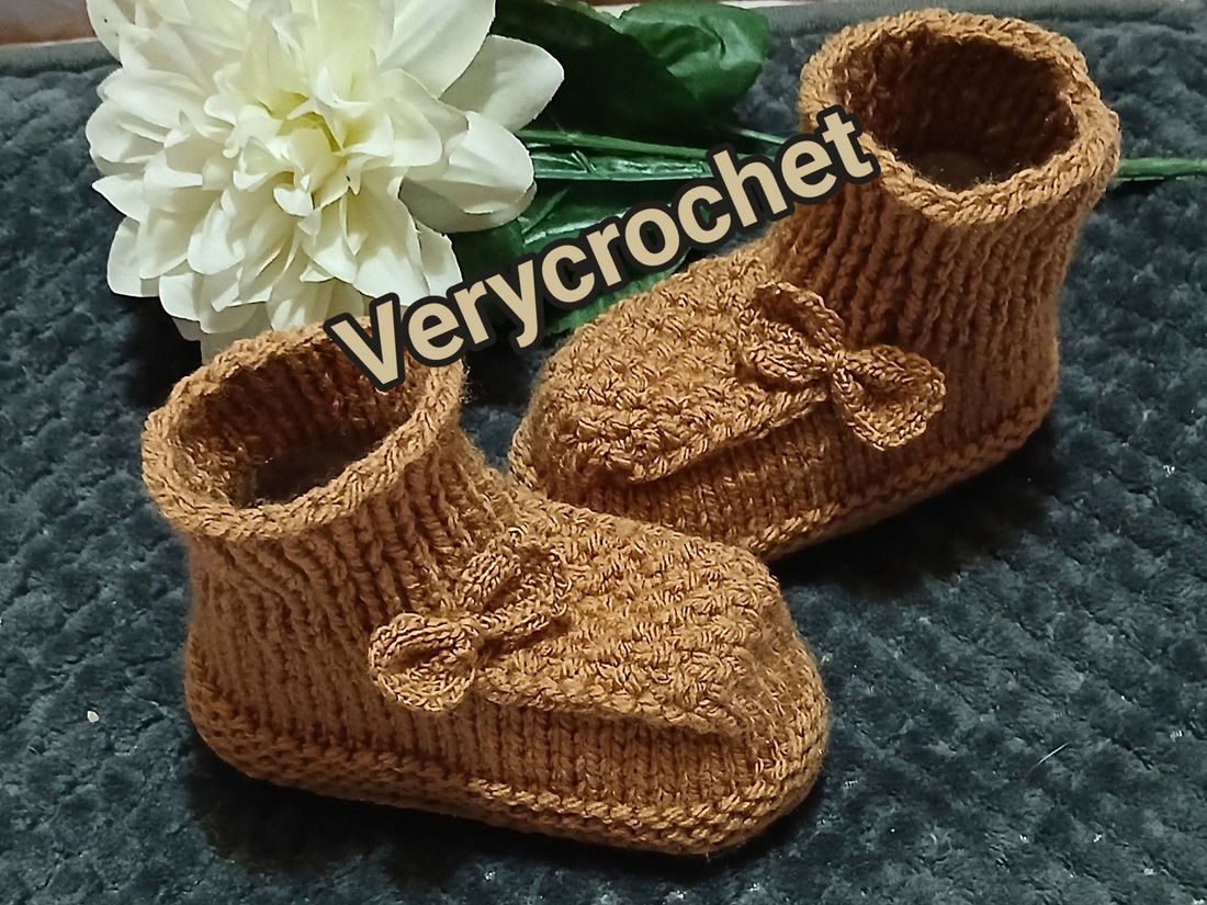 Botosei 8-12 luni  talpa antiderapanta - îmbrăcăminte și modă - haine bebeluși și copii - pantofi bebeluși - Artynos.ro