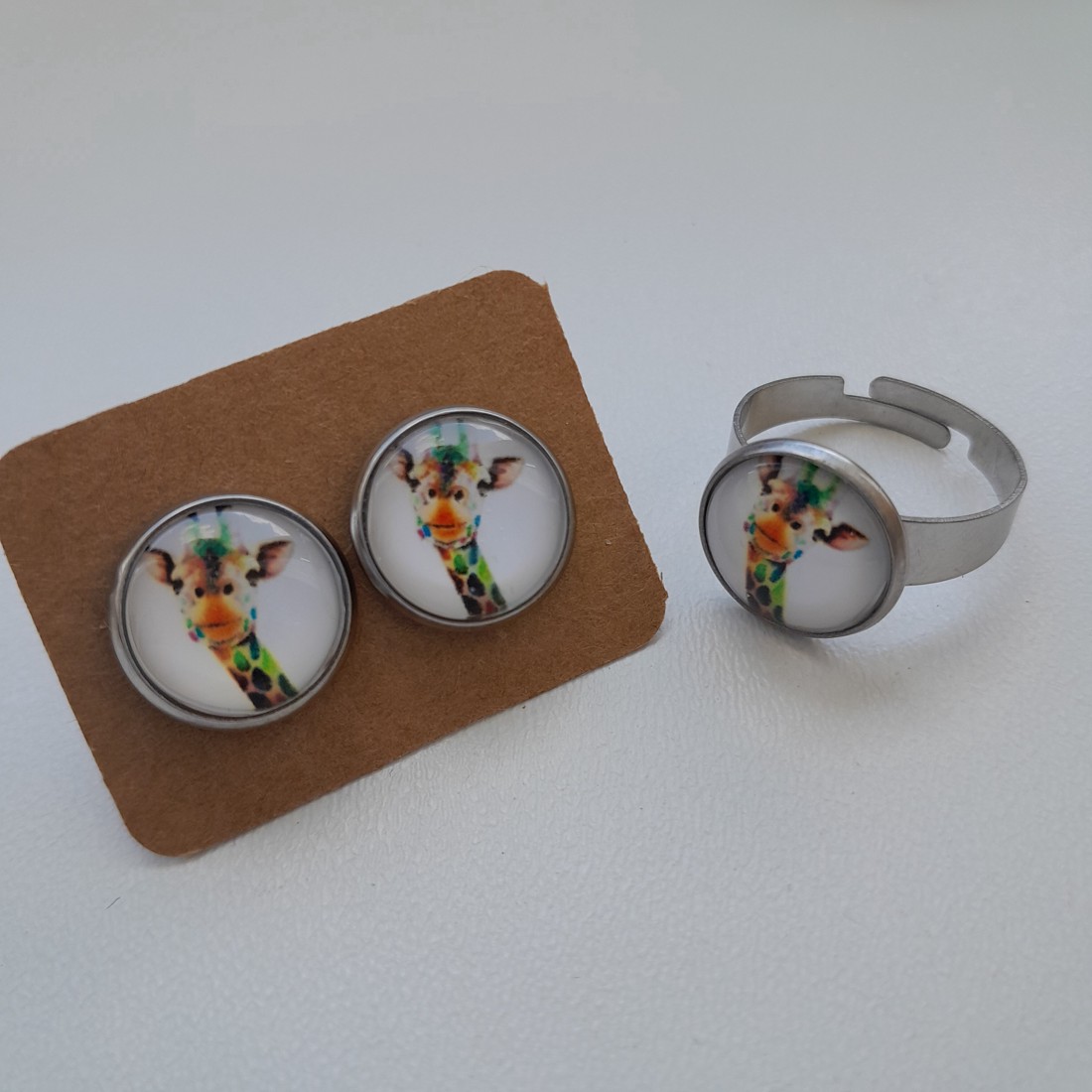 Bijuterii cu lentile din sticlă de girafă - in cutie cadou - - Artynos.ro Bijuterii cu lentile din sticlă de girafă - in cutie cadou - - Artynos.ro