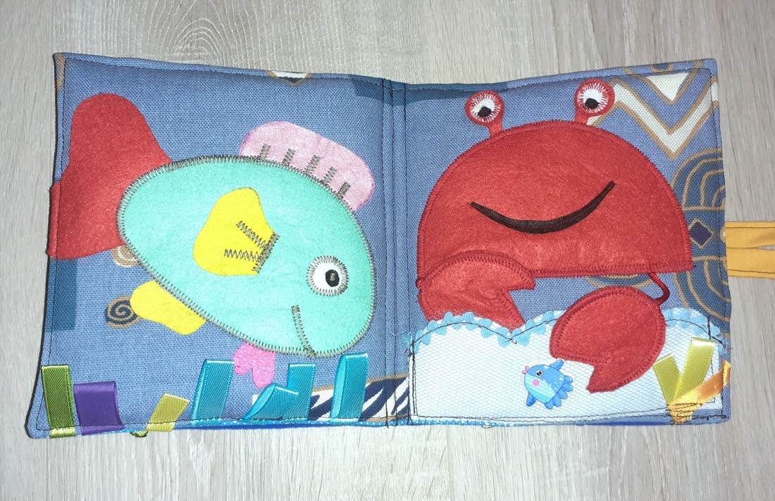 Cartea cu imagini textile Whale - - Artynos.ro Cartea cu imagini textile Whale - - Artynos.ro