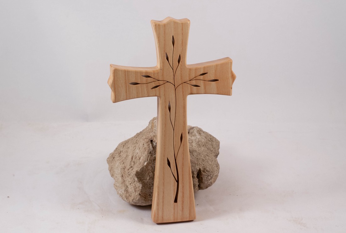 Cruce din lemn cu model, cruce de perete  - casă & stil de viață - accesorii religioase - cruce - Artynos.ro