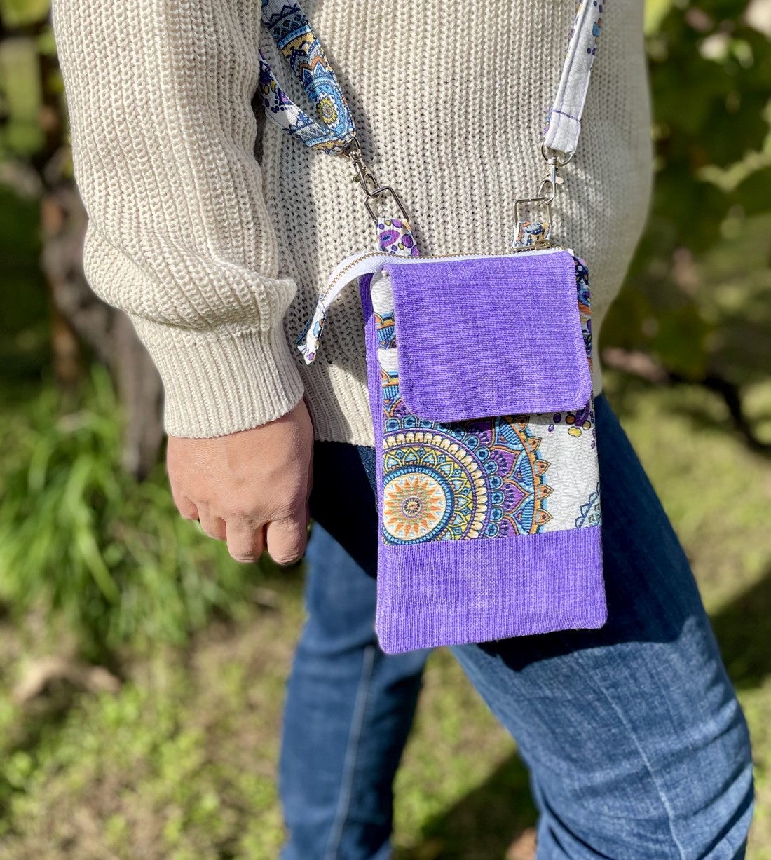 Geantă de mână cu model mandala violet pentru femei - geantă și husă - genți de umăr și genți de mână - genți de umăr - Artynos.ro Geantă de mână cu model mandala violet pentru femei - geantă și husă - genți de umăr și genți de mână - genți de umăr - Artynos.ro