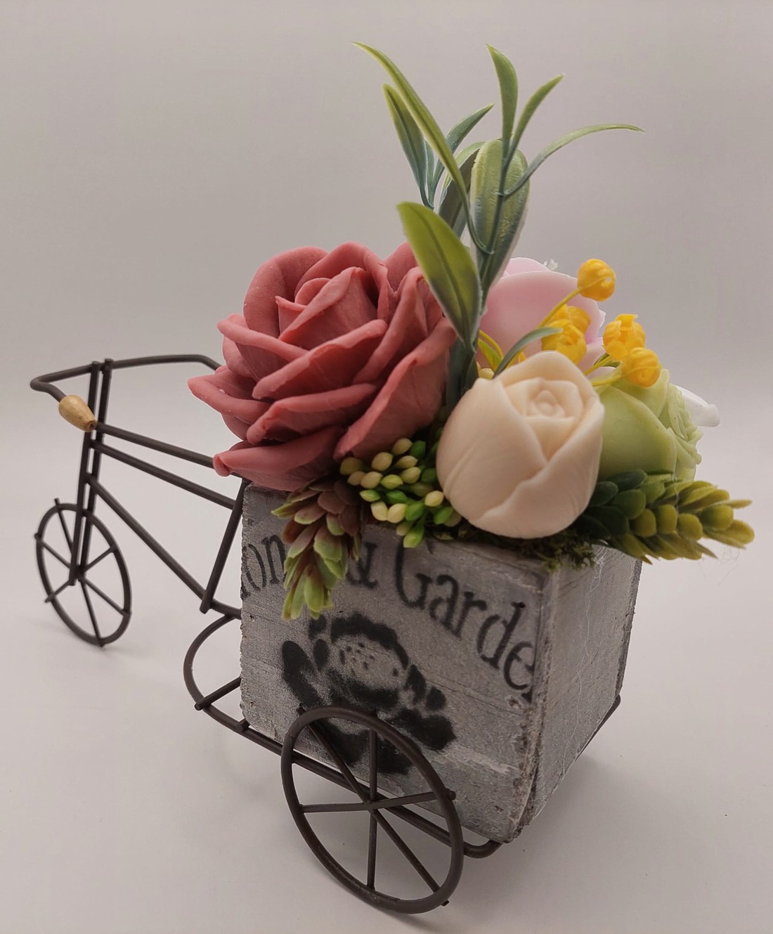 Soap blossoms pe o bicicletă - - Artynos.ro Soap blossoms pe o bicicletă - - Artynos.ro