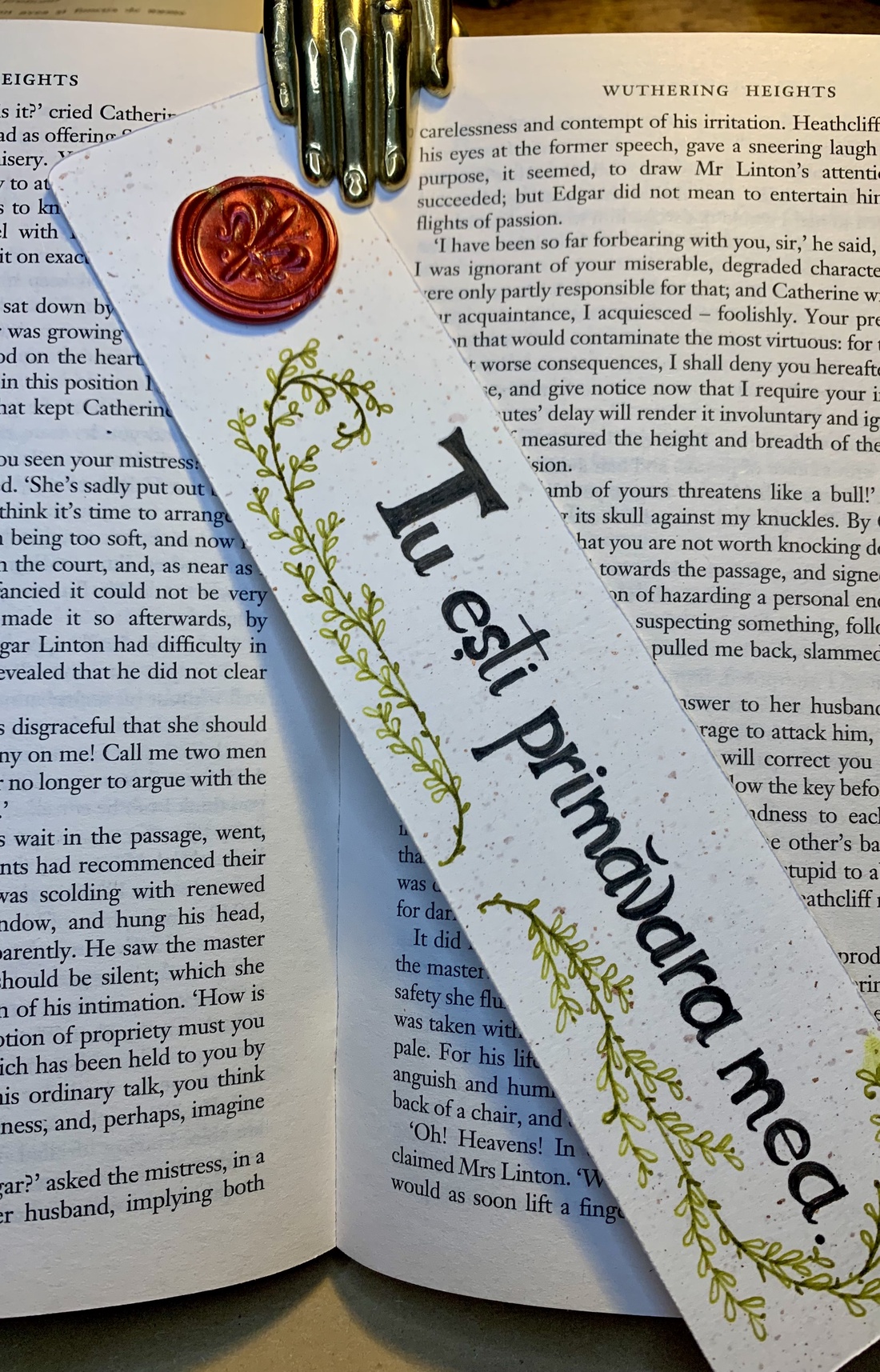 Semn de carte ilustrat cu sigiliu de ceară - Valentine's Day - Ziua îndrăgostiților - Mărțișor - Ziua Femeii  - cărți și creații cu tematică muzicală, cadouri - semn de carte - Artynos.ro