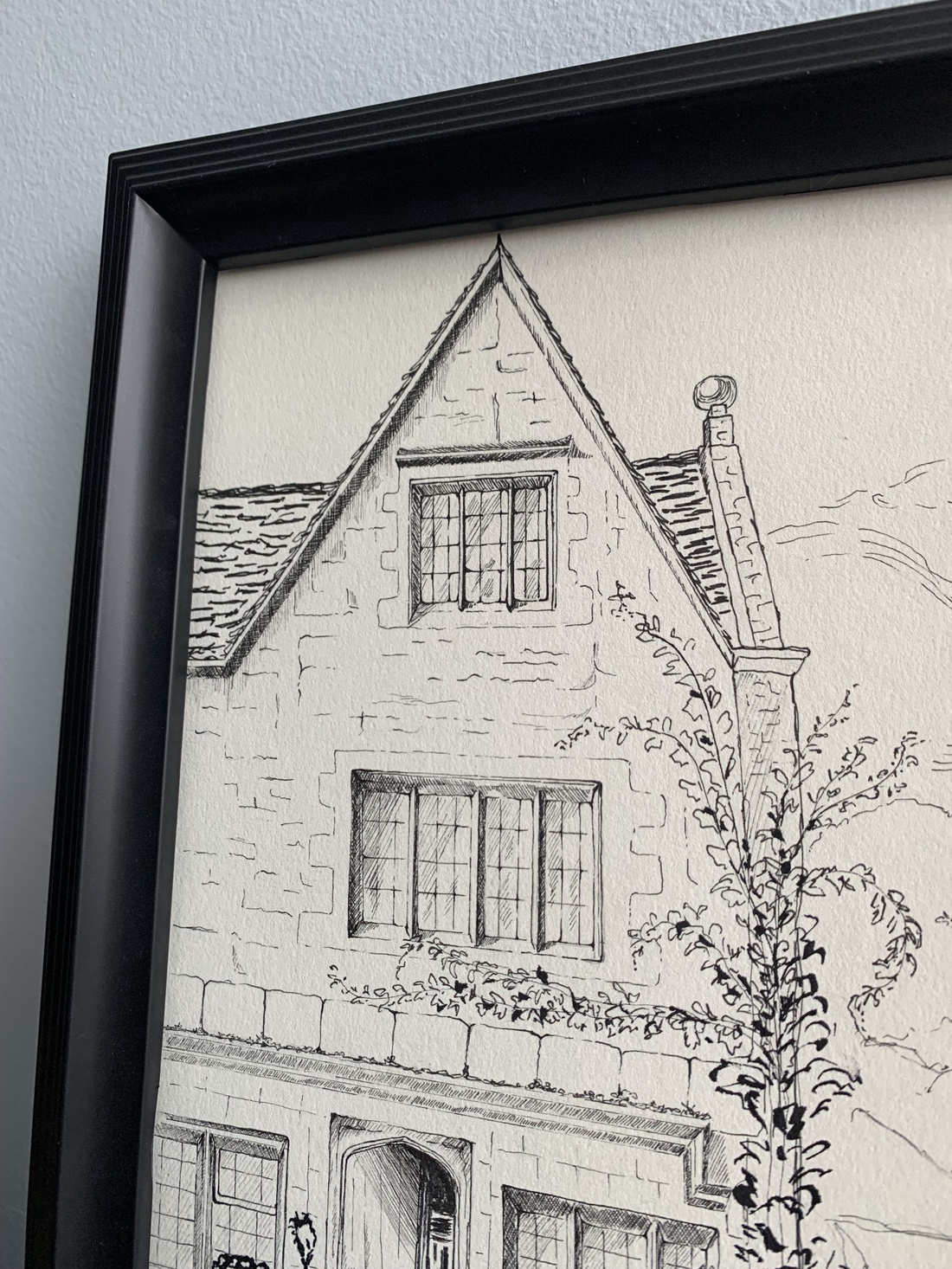 Ilustrație / Schiță arhitecturală originală în tuș pe hârtie - fațadă casă englezească - arte vizuale și accesorii  - grafică, ilustrație - desene arhitecturale - Artynos.ro