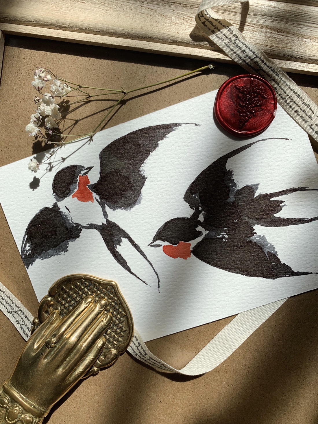 Carte poștală originală ilustrată cu rândunele - handmade păsări ilustrate în acuarelă - casă & stil de viață - produse de papetărie - cărți poștale - Artynos.ro