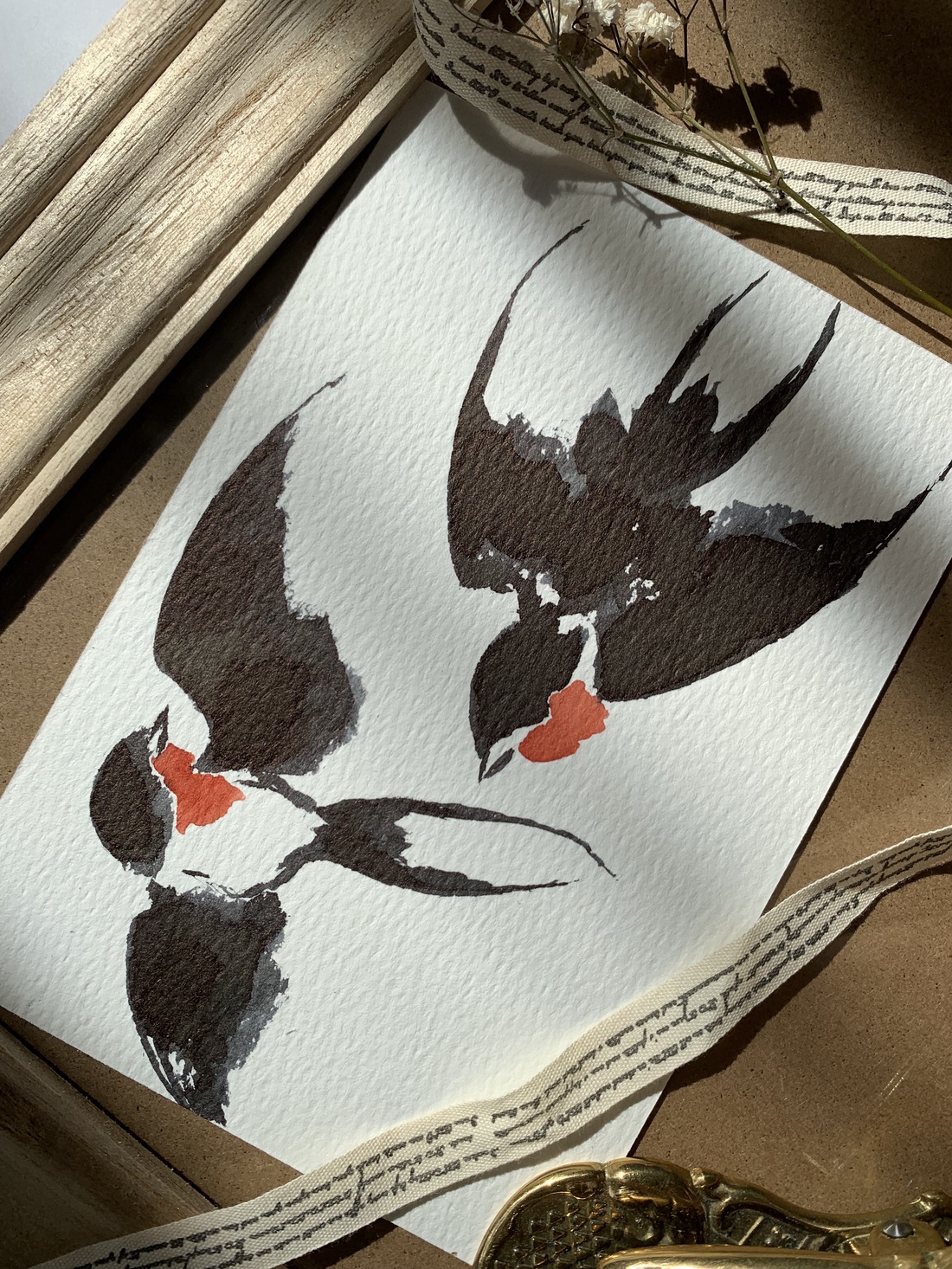 Carte poștală originală ilustrată cu rândunele - handmade păsări ilustrate în acuarelă - casă & stil de viață - produse de papetărie - cărți poștale - Artynos.ro