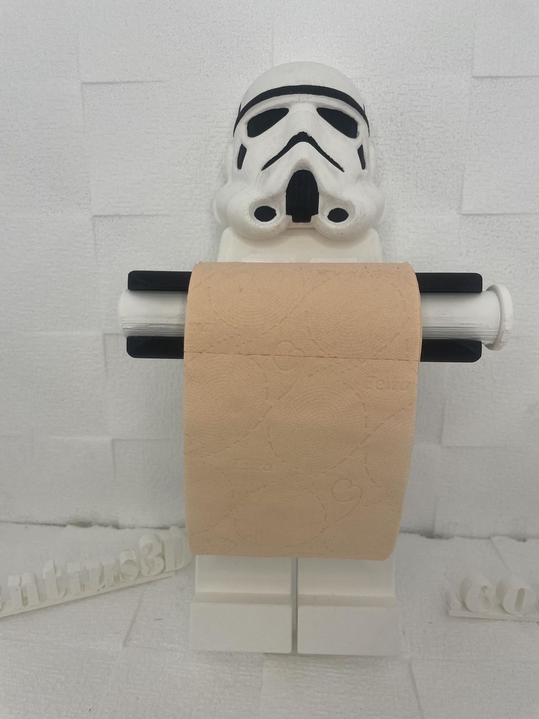 Lego Star Wars Stormtrooper suport pentru hartie igienica - casă & stil de viață - accesorii pentru decorat casa - decorațiuni de pereți, decorațiuni suspendate - decorațiuni suspendate - Artynos.ro Lego Star Wars Stormtrooper suport pentru hartie igienica - casă & stil de viață - accesorii pentru decorat casa - decorațiuni de pereți, decorațiuni suspendate - decorațiuni suspendate - Artynos.ro
