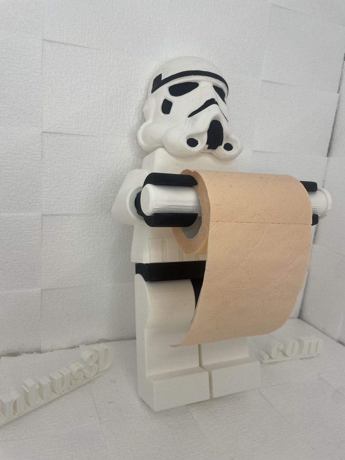Lego Star Wars Stormtrooper suport pentru hartie igienica - casă & stil de viață - accesorii pentru decorat casa - decorațiuni de pereți, decorațiuni suspendate - decorațiuni suspendate - Artynos.ro Lego Star Wars Stormtrooper suport pentru hartie igienica - casă & stil de viață - accesorii pentru decorat casa - decorațiuni de pereți, decorațiuni suspendate - decorațiuni suspendate - Artynos.ro