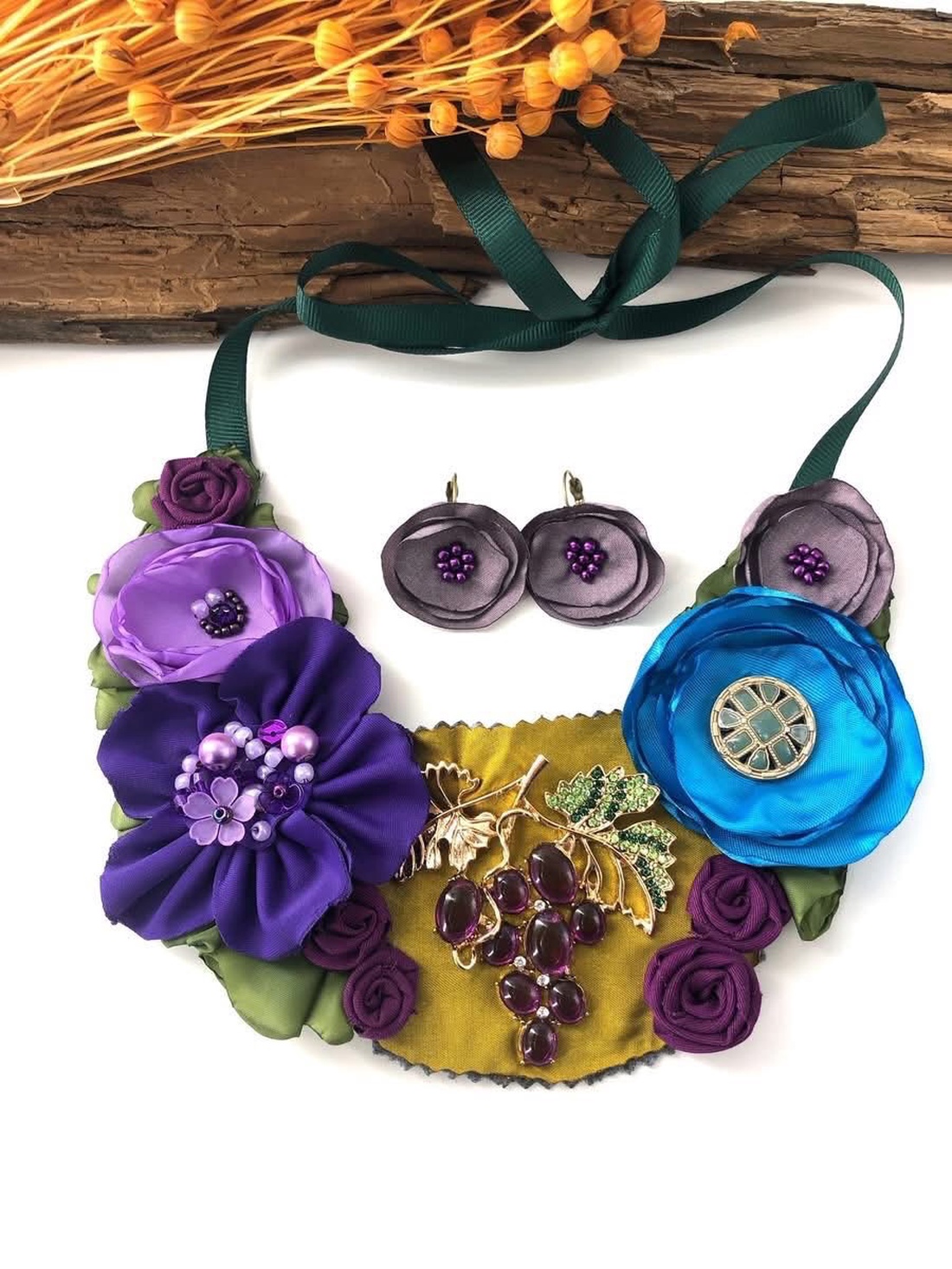 Colier cu strugure si flori - bijuterii - coliere - chockere - Artynos.ro