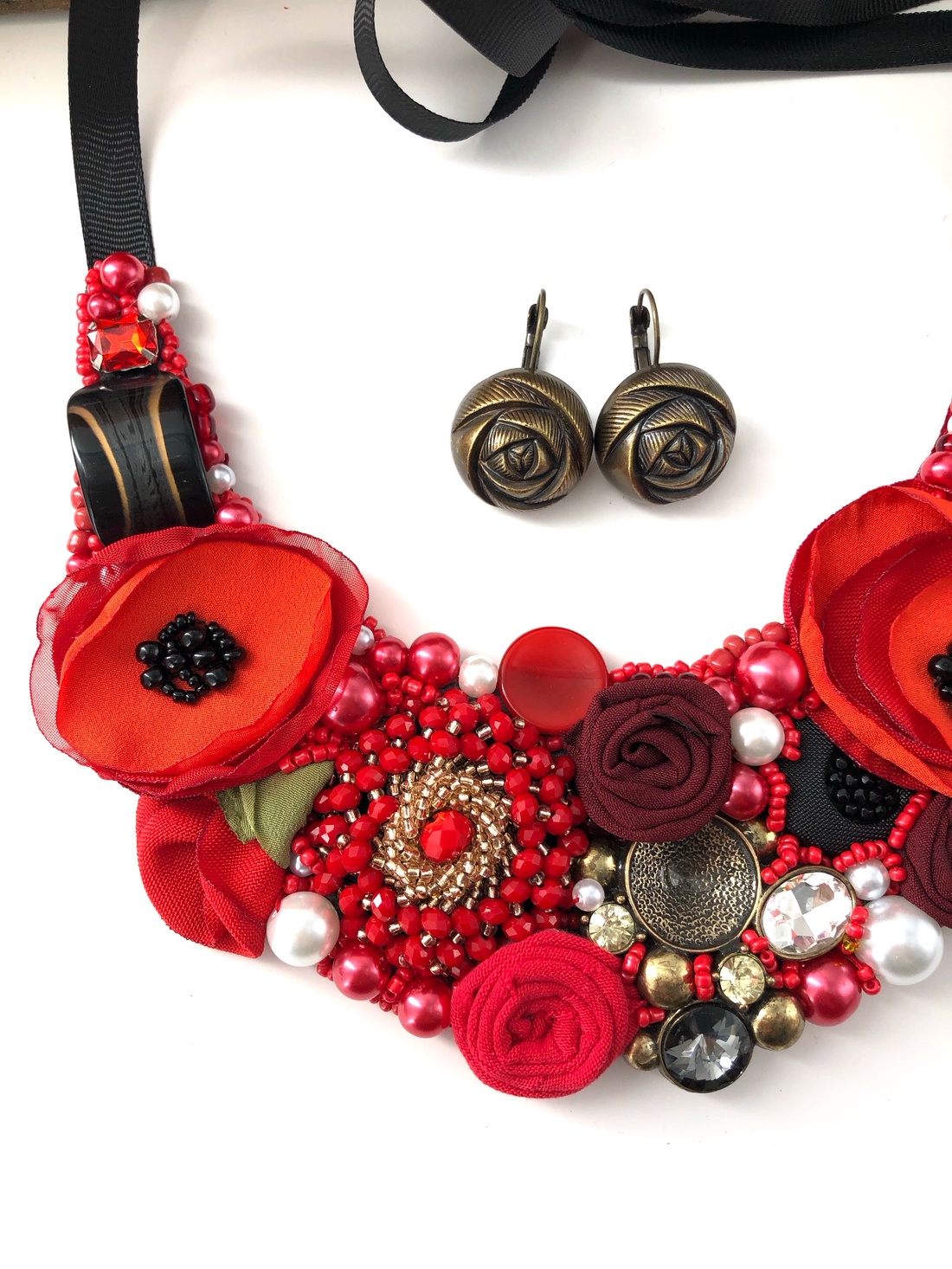 Colier cu maci - bijuterii - coliere - chockere - Artynos.ro