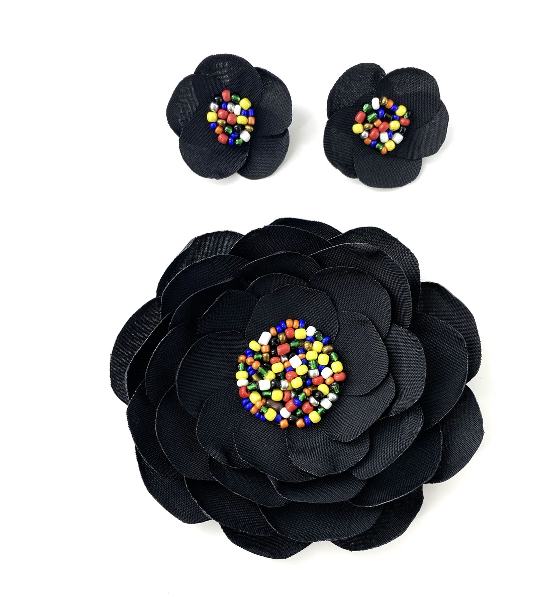 Brosa - Floare neagra - bijuterii - broșe - Artynos.ro