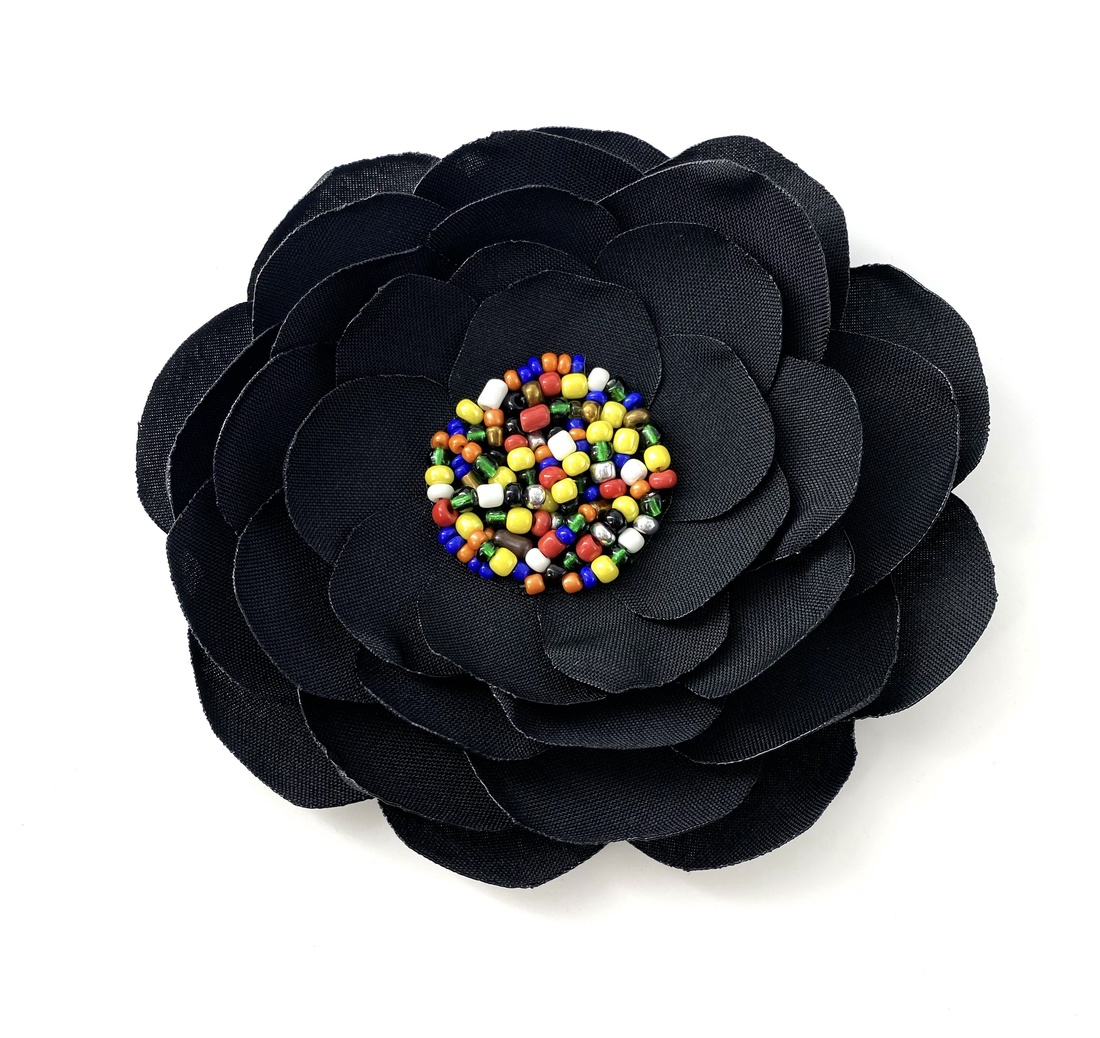 Brosa - Floare neagra - bijuterii - broșe - Artynos.ro