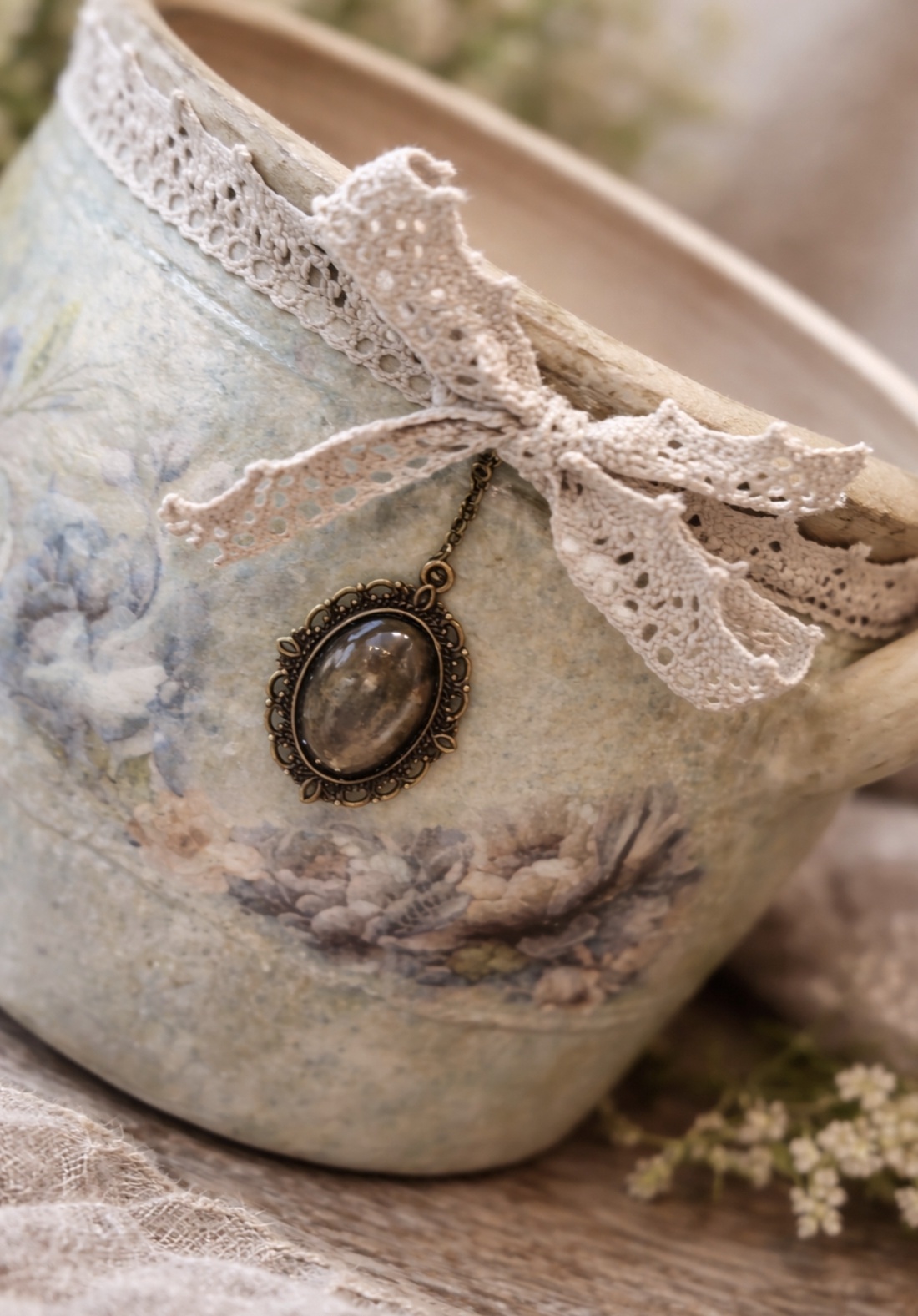 Suport decorativ vintage romantic handmade � piesă unicat - casă & stil de viață - echipamente de bucătărie - decor de bucătărie - magneți de frigider - Artynos.ro