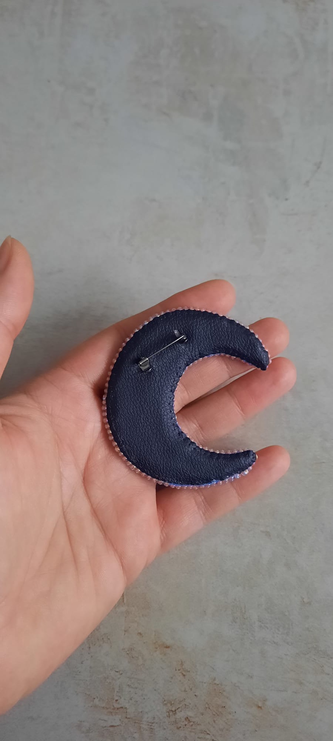 Broșă Mystic Moon - bijuterii - broșe - Artynos.ro