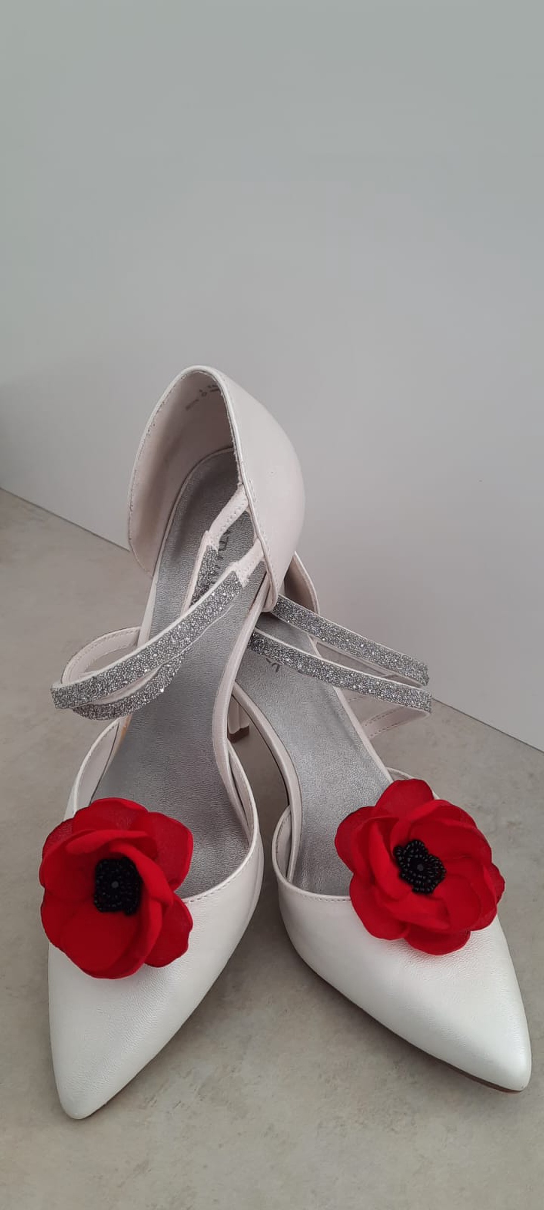 Set Accesorii - broșă/agrafă și clipsuri de pantofi Maci Rosii - bijuterii - broșe - Artynos.ro