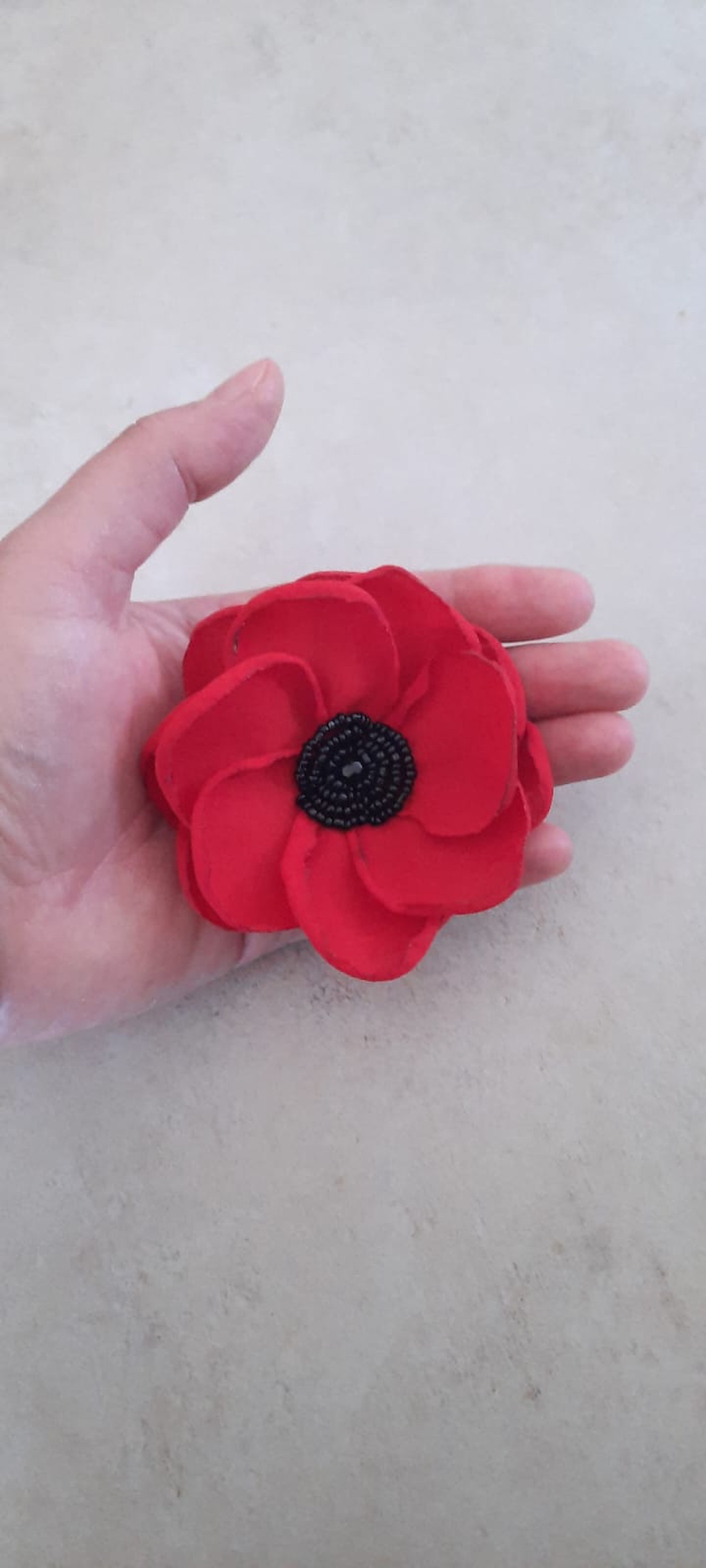 Broșă/agrafă Crimson Poppy - bijuterii - broșe - Artynos.ro