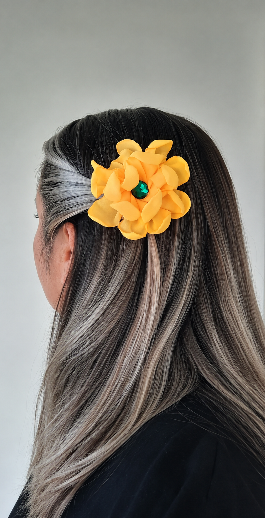 Brosa/agrafa Marigold Smarald - bijuterii - broșe - Artynos.ro