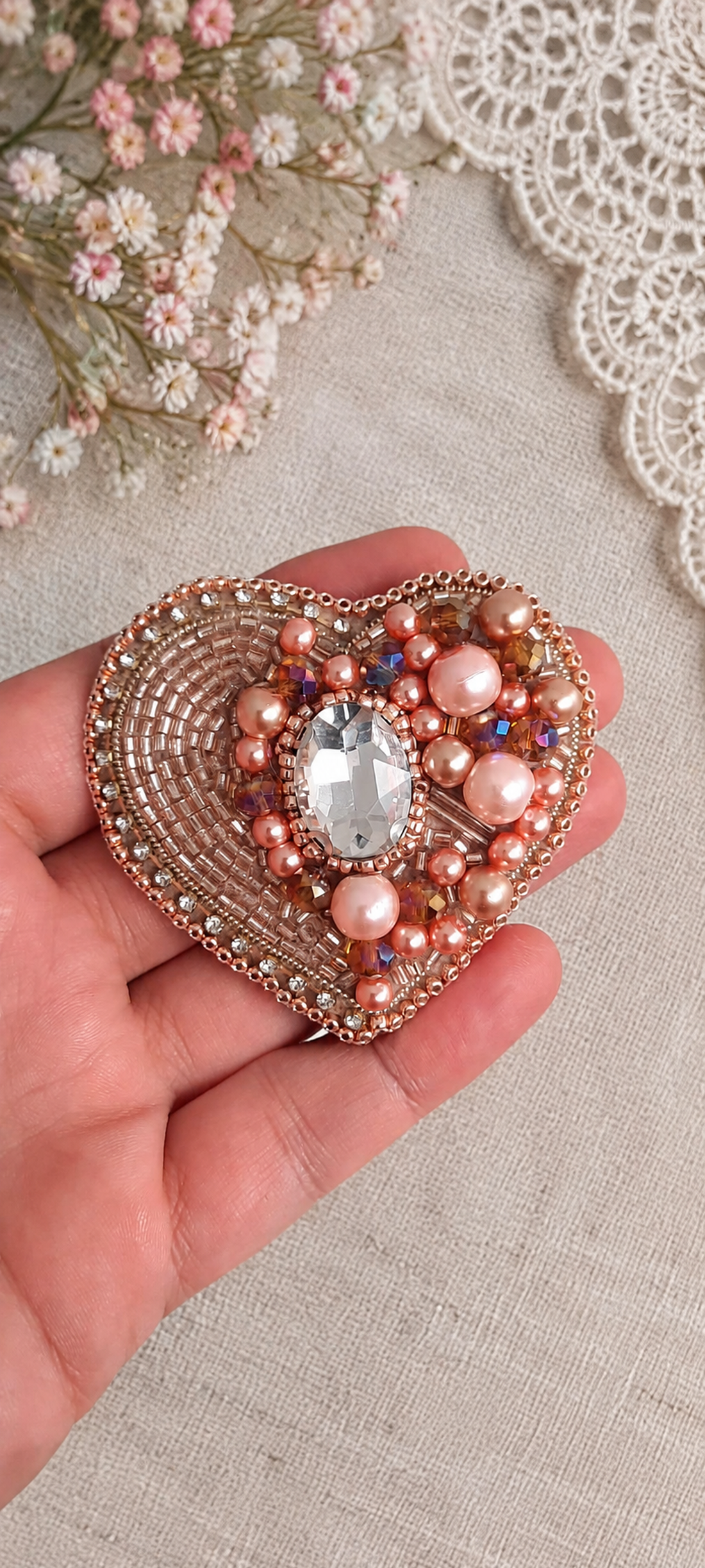 Brosa Royal Blush - bijuterii - broșe - Artynos.ro