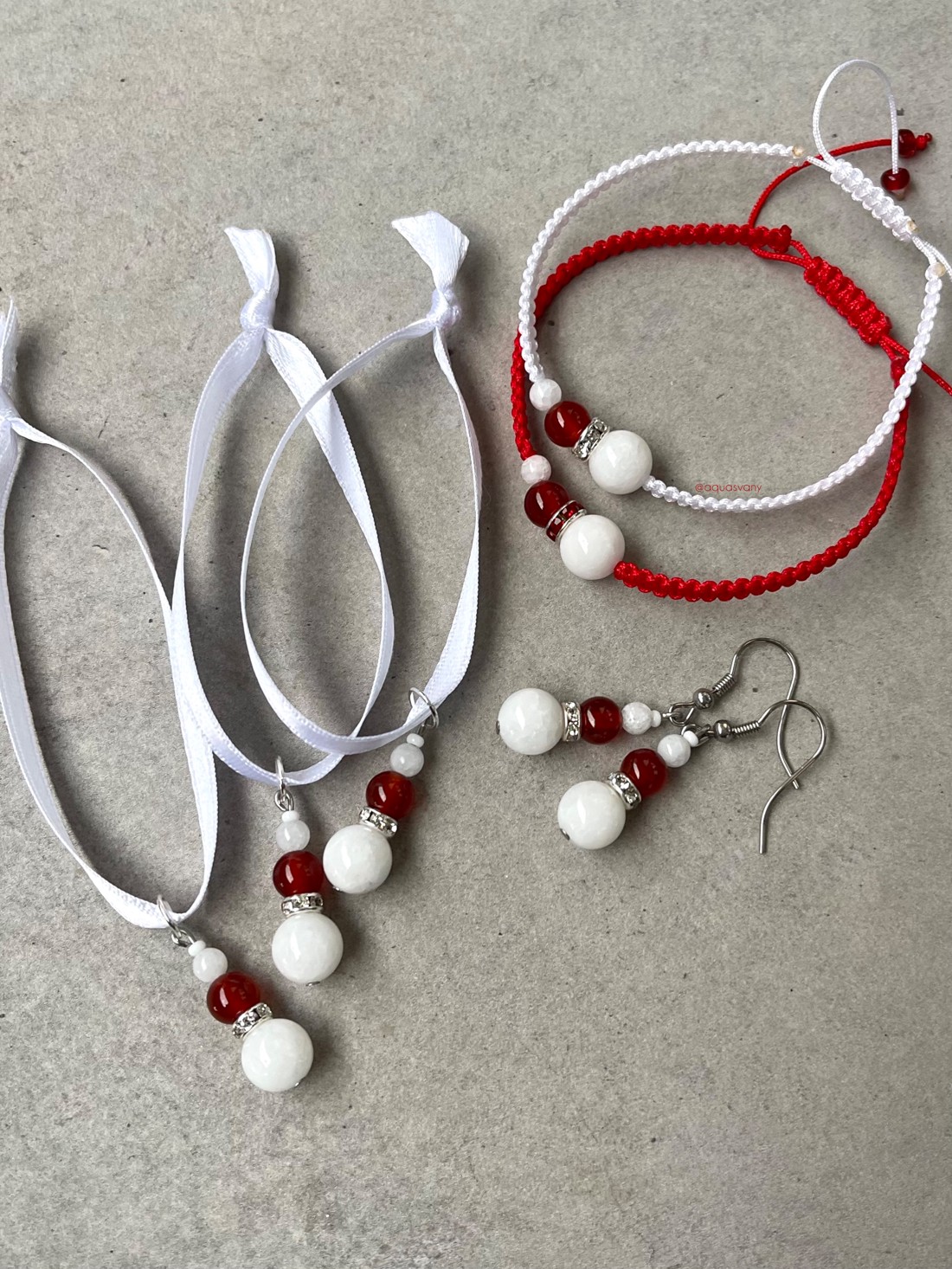 Brățară minerală Santa Claus sapphire macramé - crăciun - îmbrăcăminte de crăciun - Artynos.ro