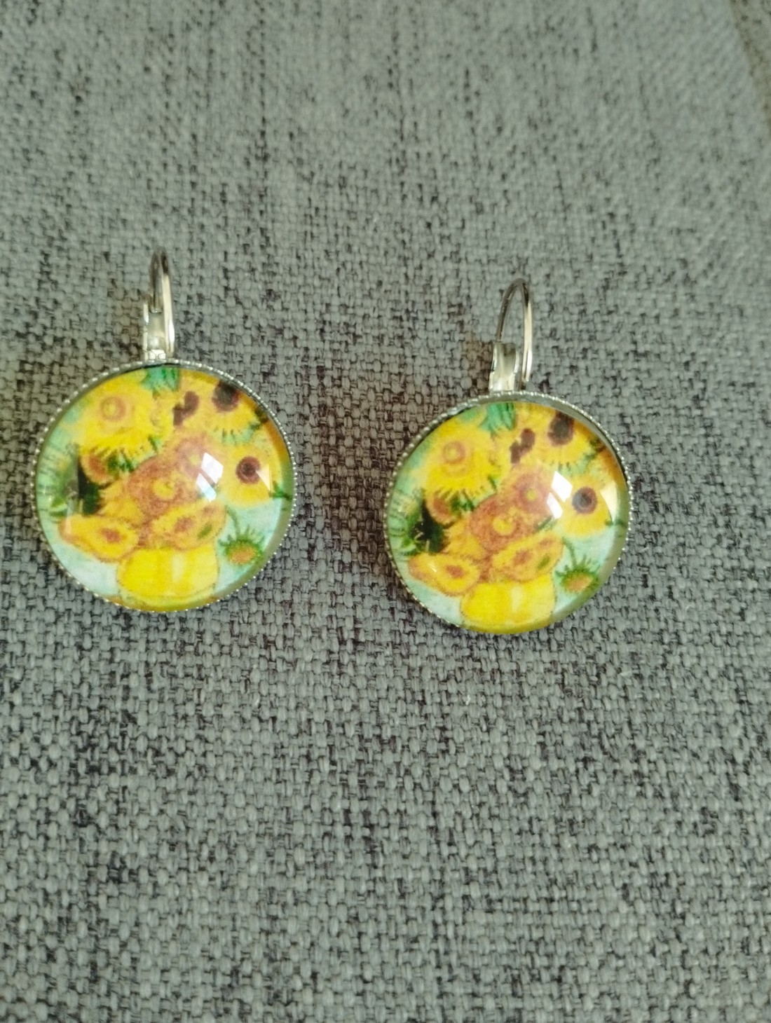 Cercei cu închizătoare franceză inspirați de Van Gogh, cu accesorii din oțel medical - - Artynos.ro Cercei cu închizătoare franceză inspirați de Van Gogh, cu accesorii din oțel medical - - Artynos.ro