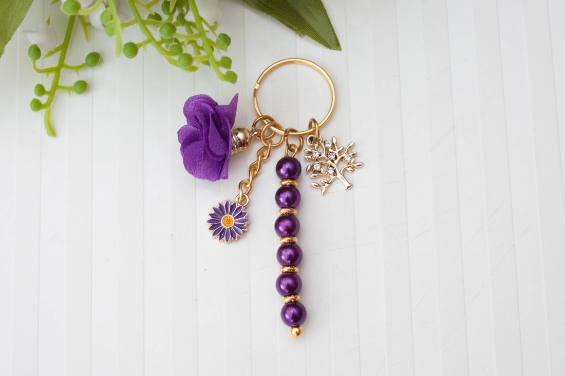 Breloc, ornament pentru geantă - Floare de soc și perle - Violet / auriu - geantă și husă - accesorii genți - breloc - Artynos.ro