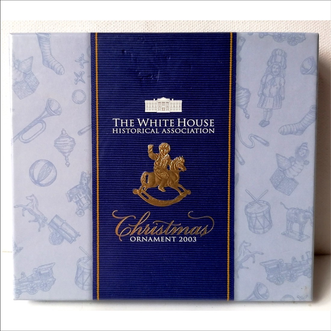 Frumoasă decorațiune pentru bradul de Crăciun de la Casa Albă - crăciun - decorațiuni de crăciun de casă - figurine pentru pomul de crăciun - Artynos.ro