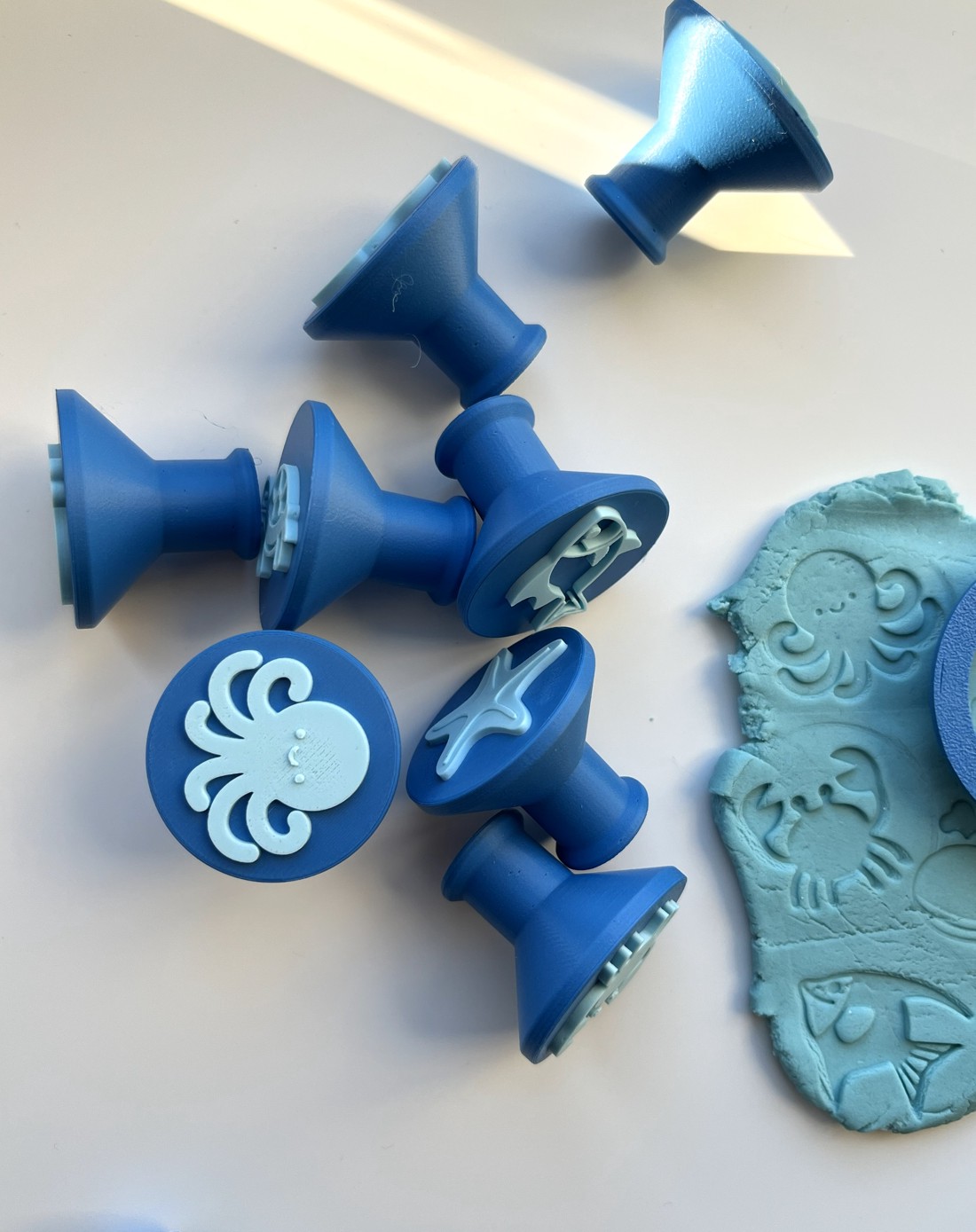 Set de ștampile și forme de prăjituri Animale marine din plastilină � balenă, caracatiță - jucării și echipamente pentru copii - puzzle, jocuri puzzle - puzzle cu forme - Artynos.ro