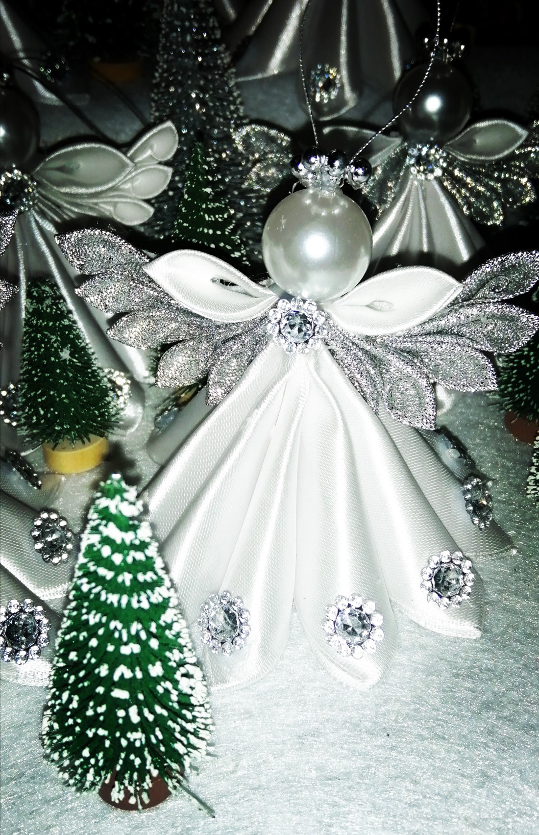 Înger cu o fustă rotundă - - Artynos.ro Înger cu o fustă rotundă - - Artynos.ro