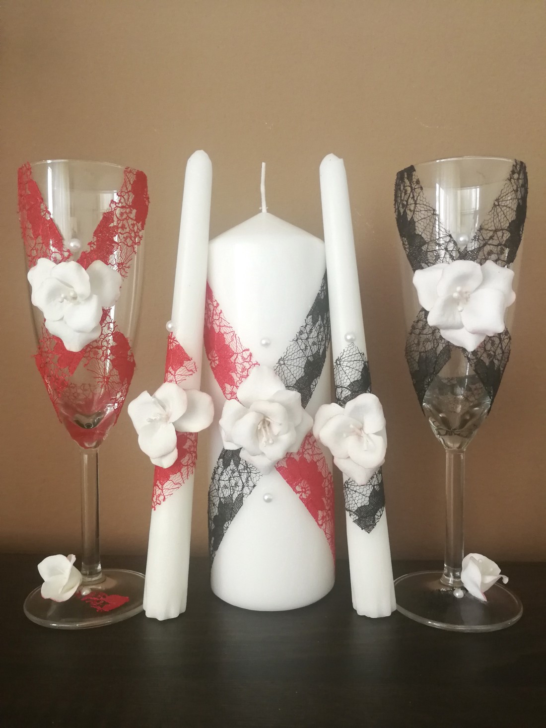 Set romantic de nunta .. decorat cu flori handmade - accesorii nuntă - materiale decor pentru nuntă - decorațiuni nuntă - Artynos.ro