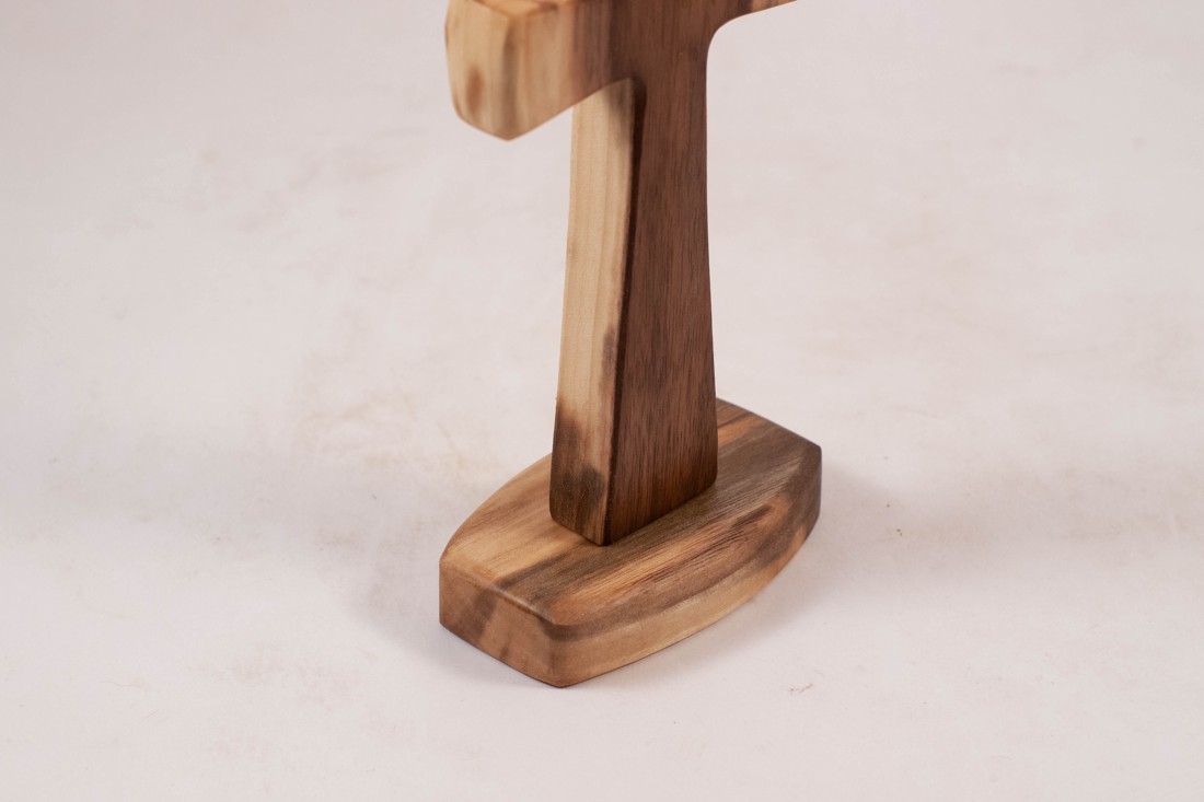 Cruce din lemn cu piedestal, cruce de masă - casă & stil de viață - obiecte religioase și de devoțiune - cruce - Artynos.ro Cruce din lemn cu piedestal, cruce de masă - casă & stil de viață - obiecte religioase și de devoțiune - cruce - Artynos.ro
