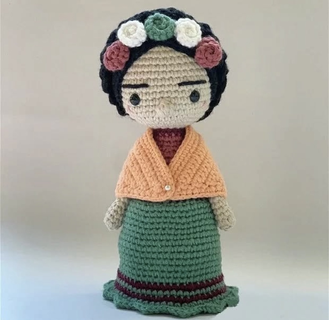 Papusa crosetata Frida Kahlo - jucării și echipamente pentru copii - plușuri - păpușă croșetată, păpușă de pluș - Artynos.ro Papusa crosetata Frida Kahlo - jucării și echipamente pentru copii - plușuri - păpușă croșetată, păpușă de pluș - Artynos.ro