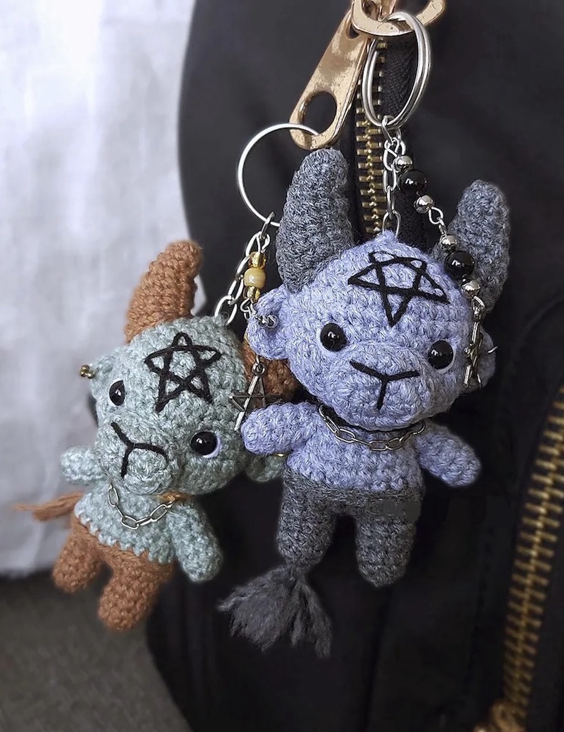 Breloc crosetat Baby Baphy - geantă și husă - accesorii genți - breloc - Artynos.ro Breloc crosetat Baby Baphy - geantă și husă - accesorii genți - breloc - Artynos.ro