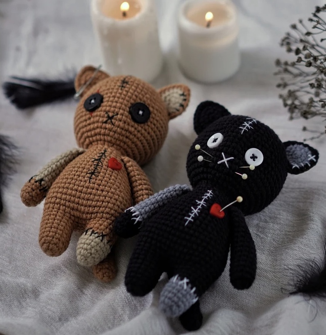 Jucarie crosetata pisicuta voodoo - jucării și echipamente pentru copii - plușuri - păpușă croșetată, păpușă de pluș - Artynos.ro Jucarie crosetata pisicuta voodoo - jucării și echipamente pentru copii - plușuri - păpușă croșetată, păpușă de pluș - Artynos.ro