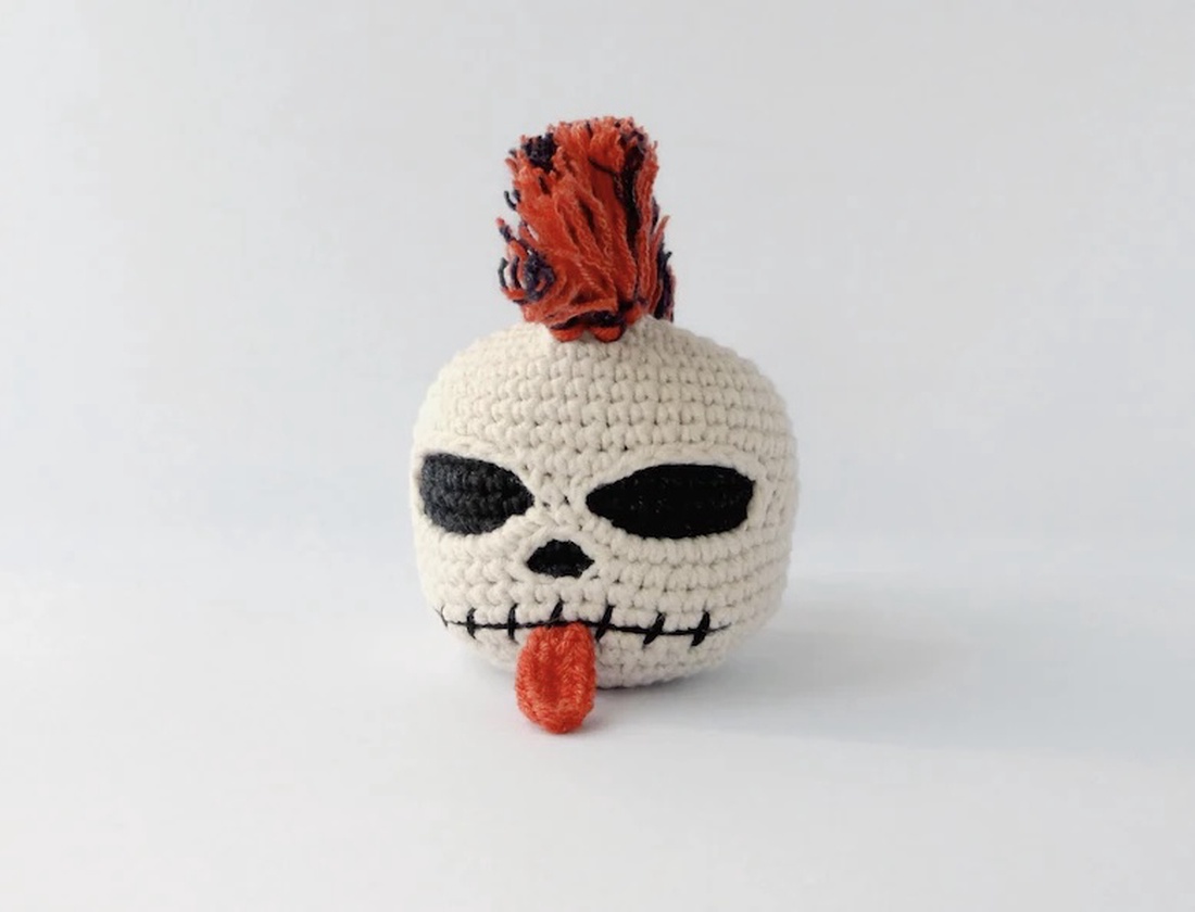 Breloc crosetat Punk Skull - geantă și husă - accesorii genți - breloc - Artynos.ro Breloc crosetat Punk Skull - geantă și husă - accesorii genți - breloc - Artynos.ro