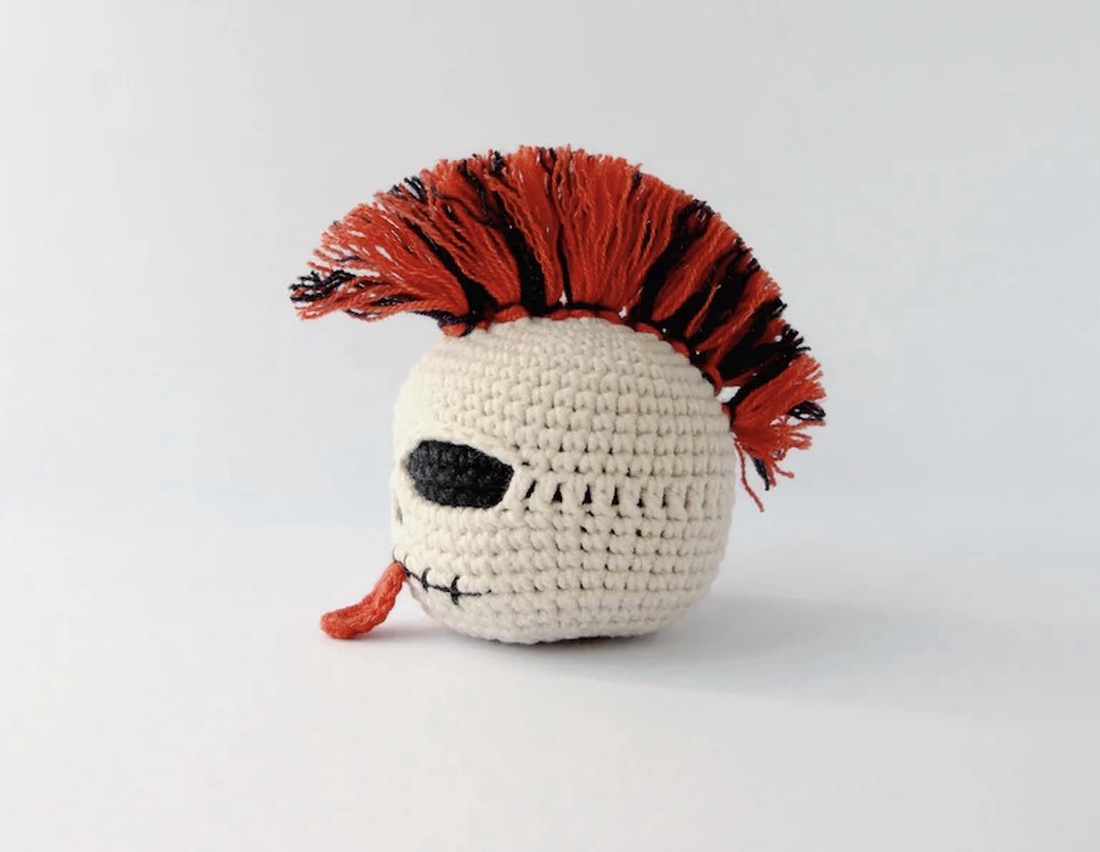 Breloc crosetat Punk Skull - geantă și husă - accesorii genți - breloc - Artynos.ro Breloc crosetat Punk Skull - geantă și husă - accesorii genți - breloc - Artynos.ro