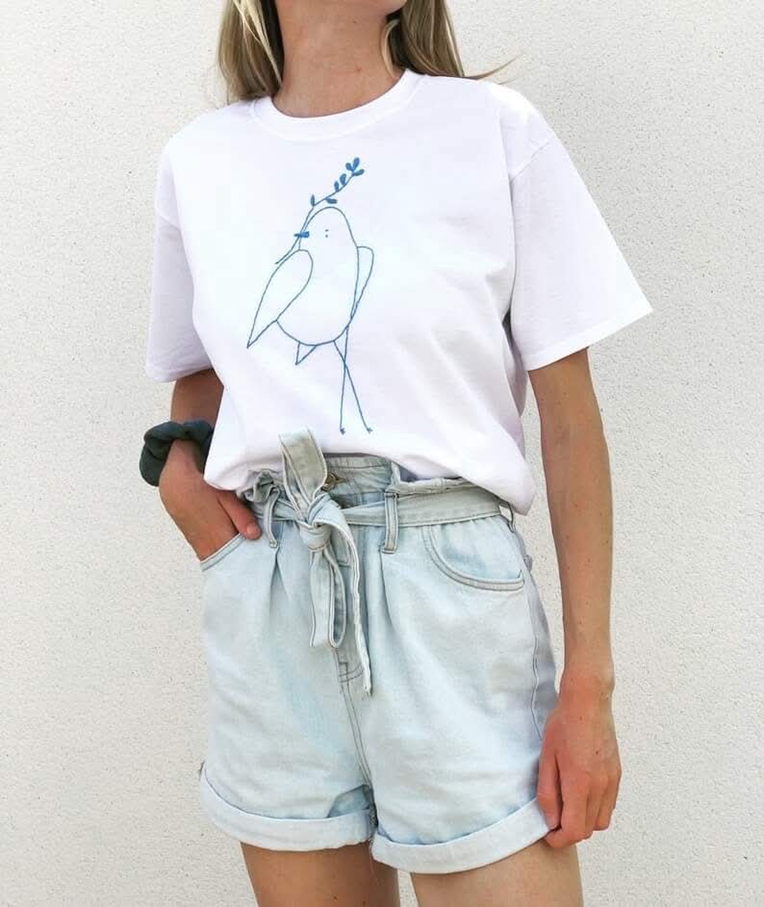 Tricou unisex brodat manual - îmbrăcăminte și modă - haine damă - tricou și top de damă - Artynos.ro Tricou unisex brodat manual - îmbrăcăminte și modă - haine damă - tricou și top de damă - Artynos.ro